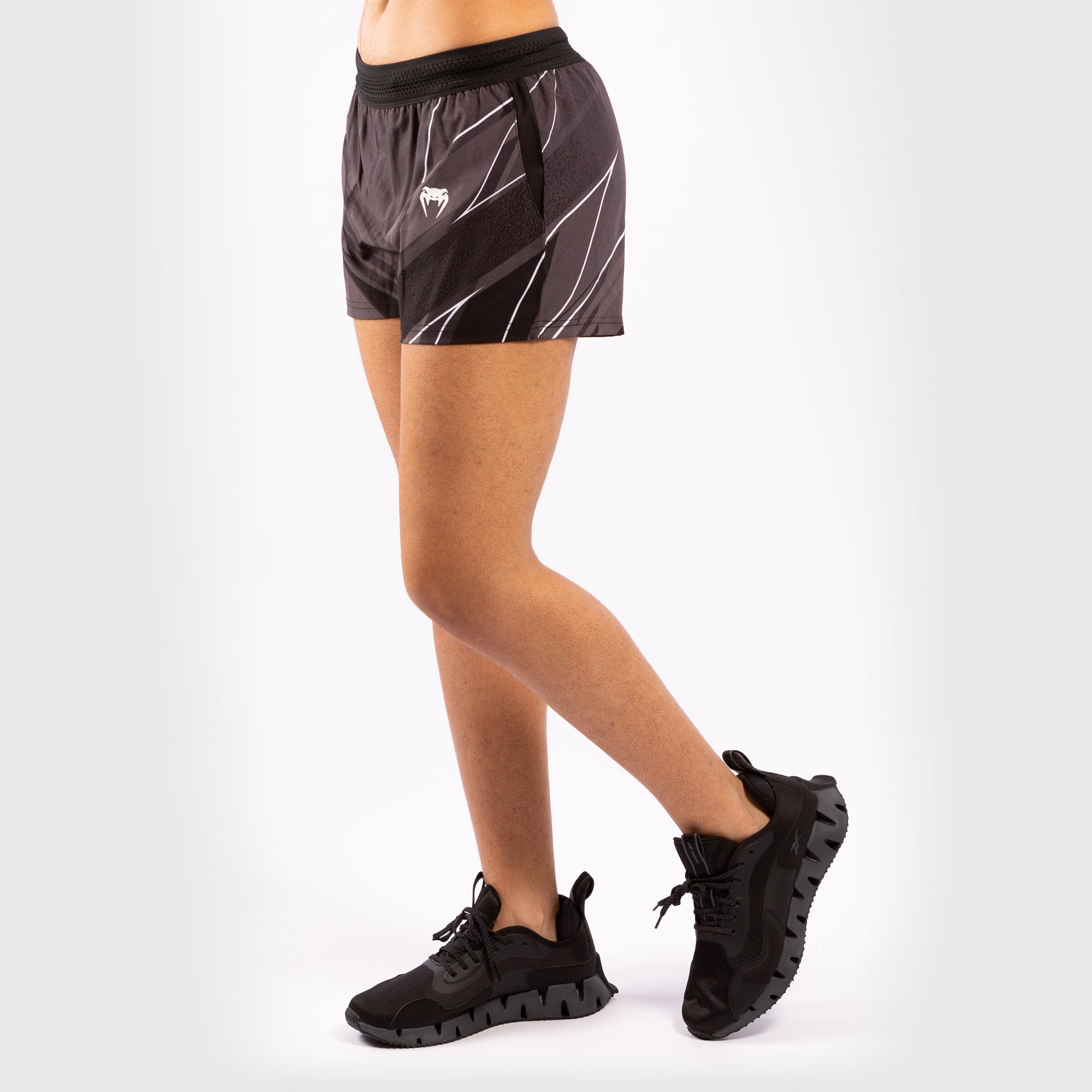 ufc-venum-replica-damen-shorts-schwarz-trainingsshorts image 2