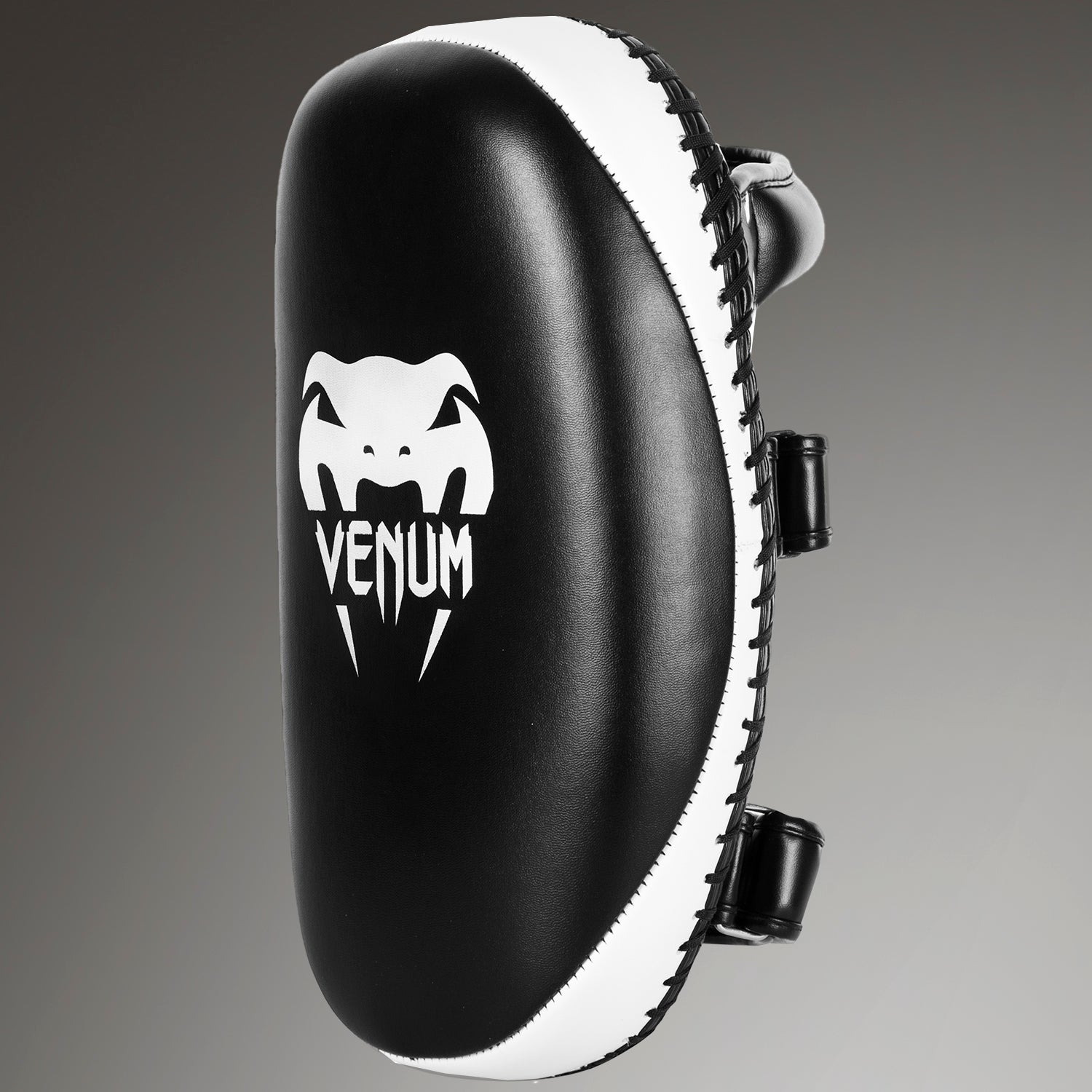 venum-light-kick-pads-skintex-leder-schwarz-ice-paar image 1