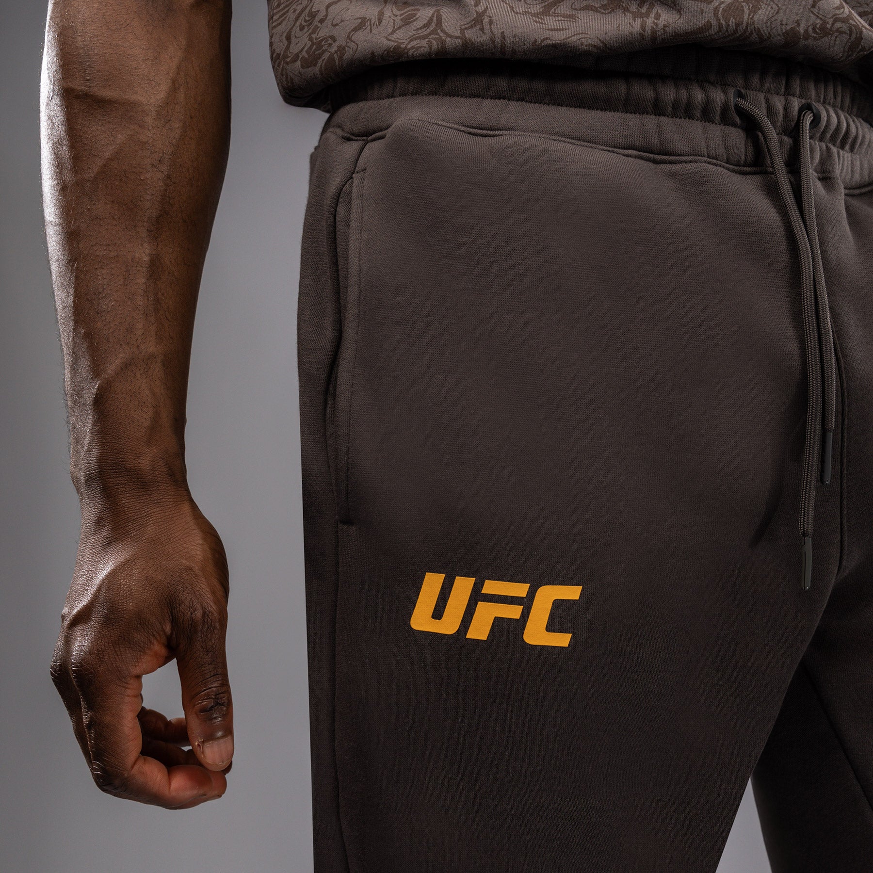 venum-ufc-fusion-fight-week-herren-baumwollhose-solid-erdiges-braun image 5