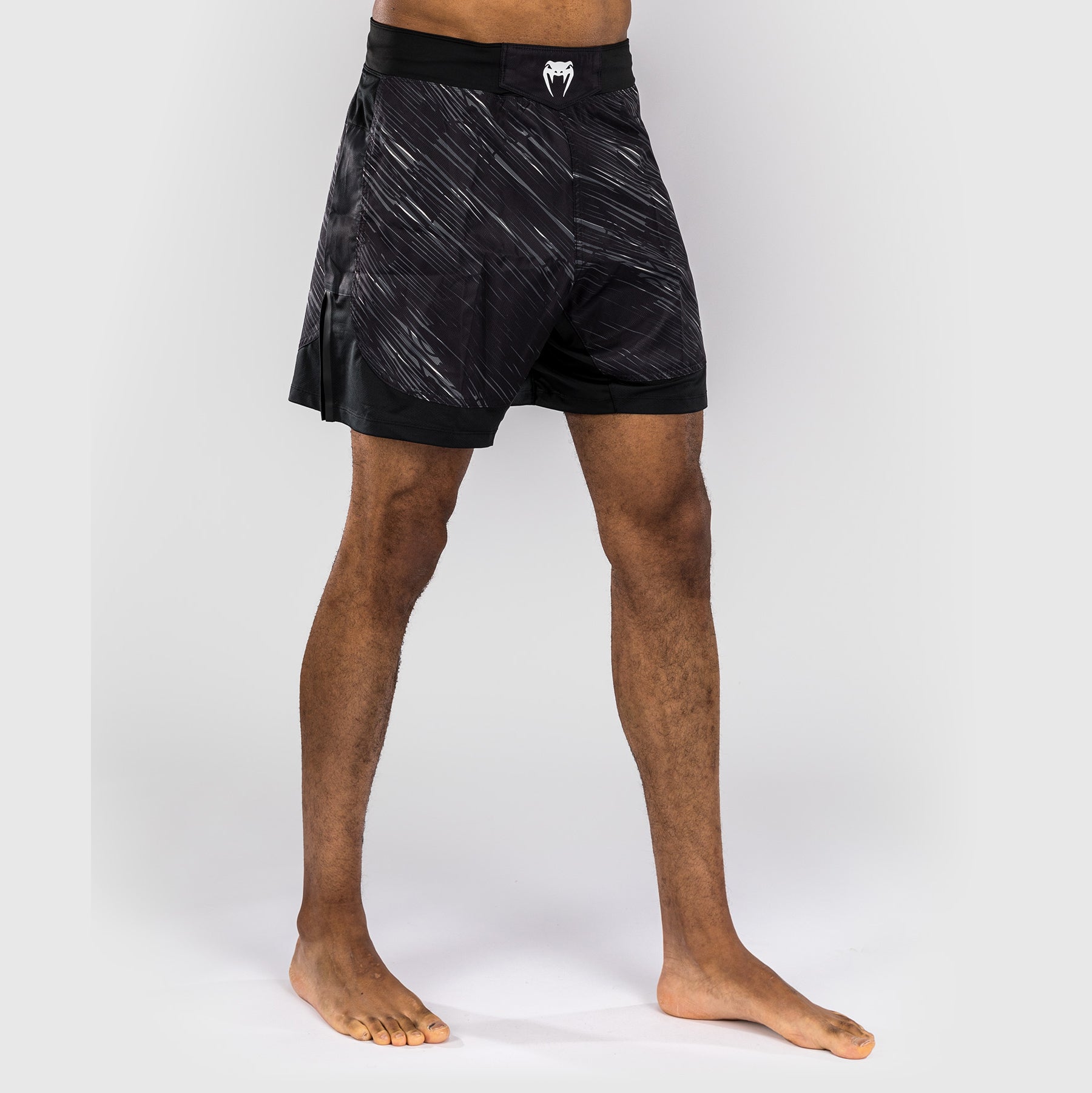 venum-rapid-kampfhosen-fight-shorts-schwarz-sturmgrau image 2