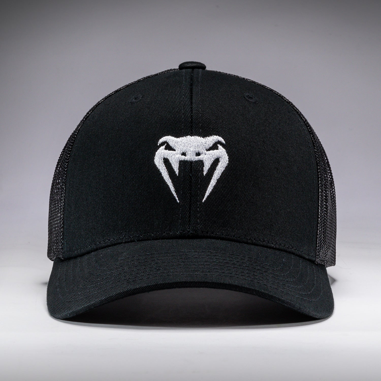 venum-classic-trucker-cap-schwarz image 2