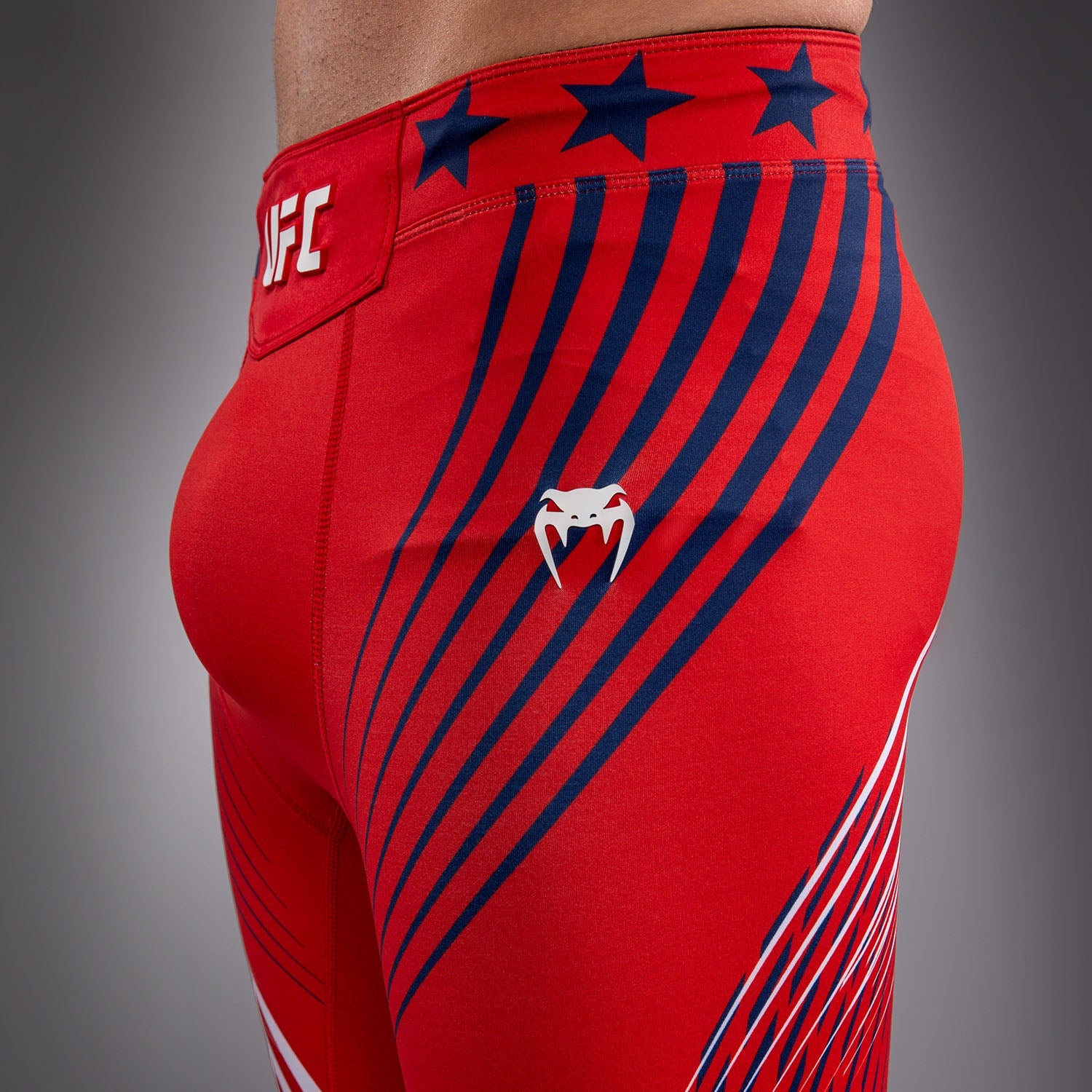 ufc-freedom-250-by-venum-authentic-fight-night-vale-tudo-shorts-herren-rot image 6