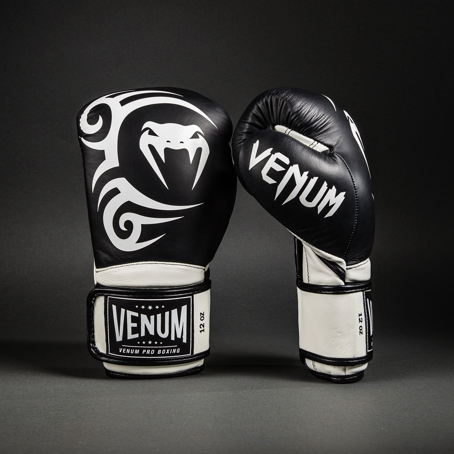 venum-giant-2-0-mike-tyson-pro-boxhandschuhe-tiefschwarz-optisch-wei image 2