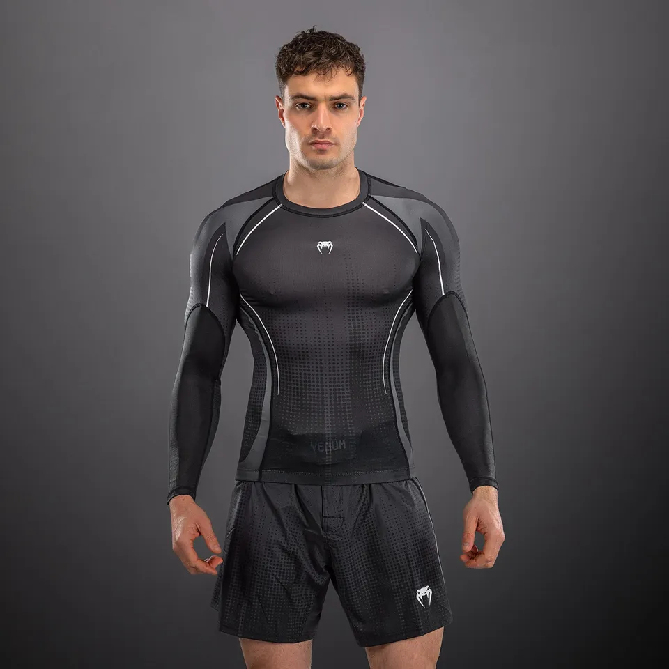 venum-stealth-langarm-rashguard-schwarz-wei image 1