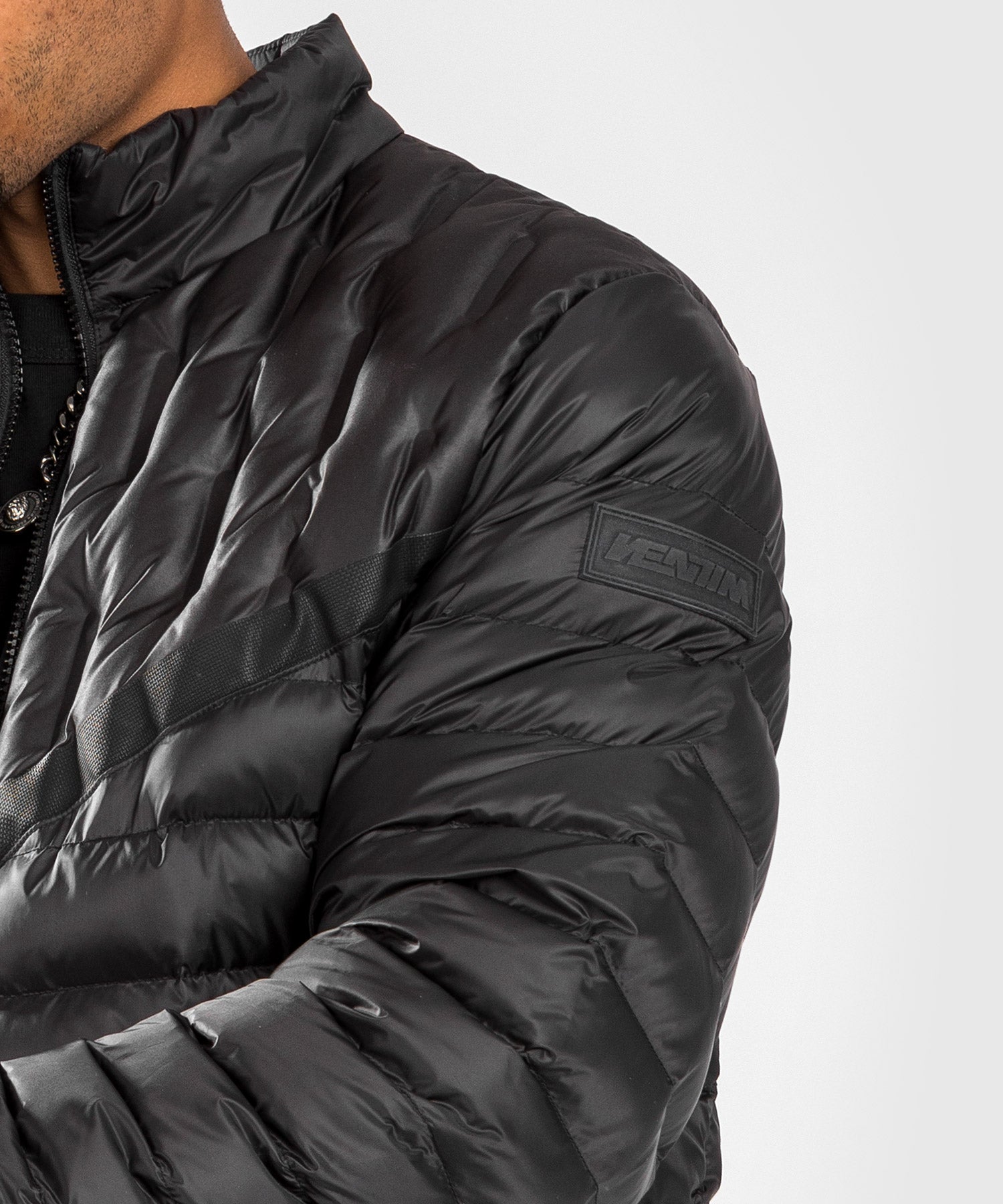venum-elite-light-daunenjacke-unisex-schwarz image 7