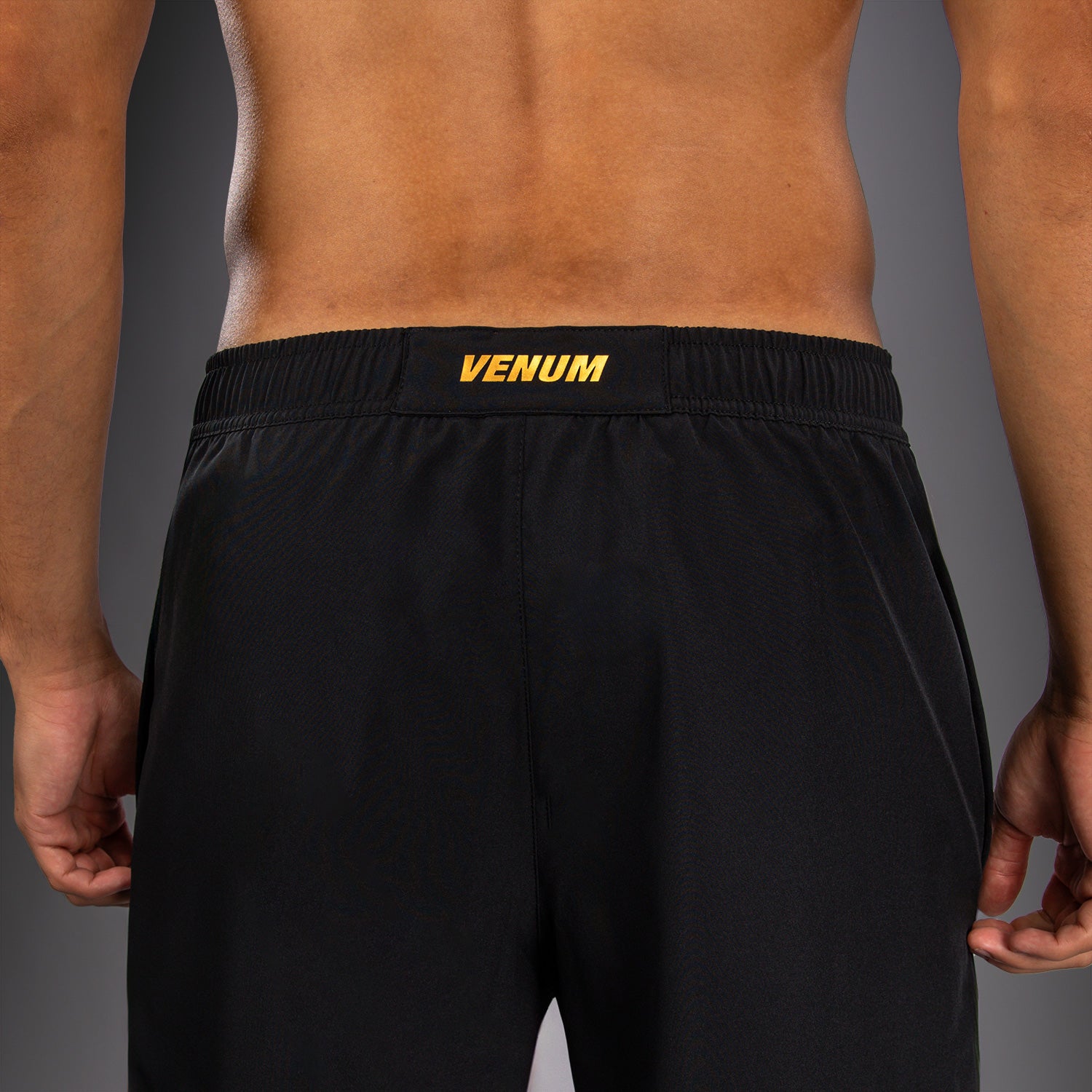 venum-g-core-trainingsshorts-schwarz-gold image 6