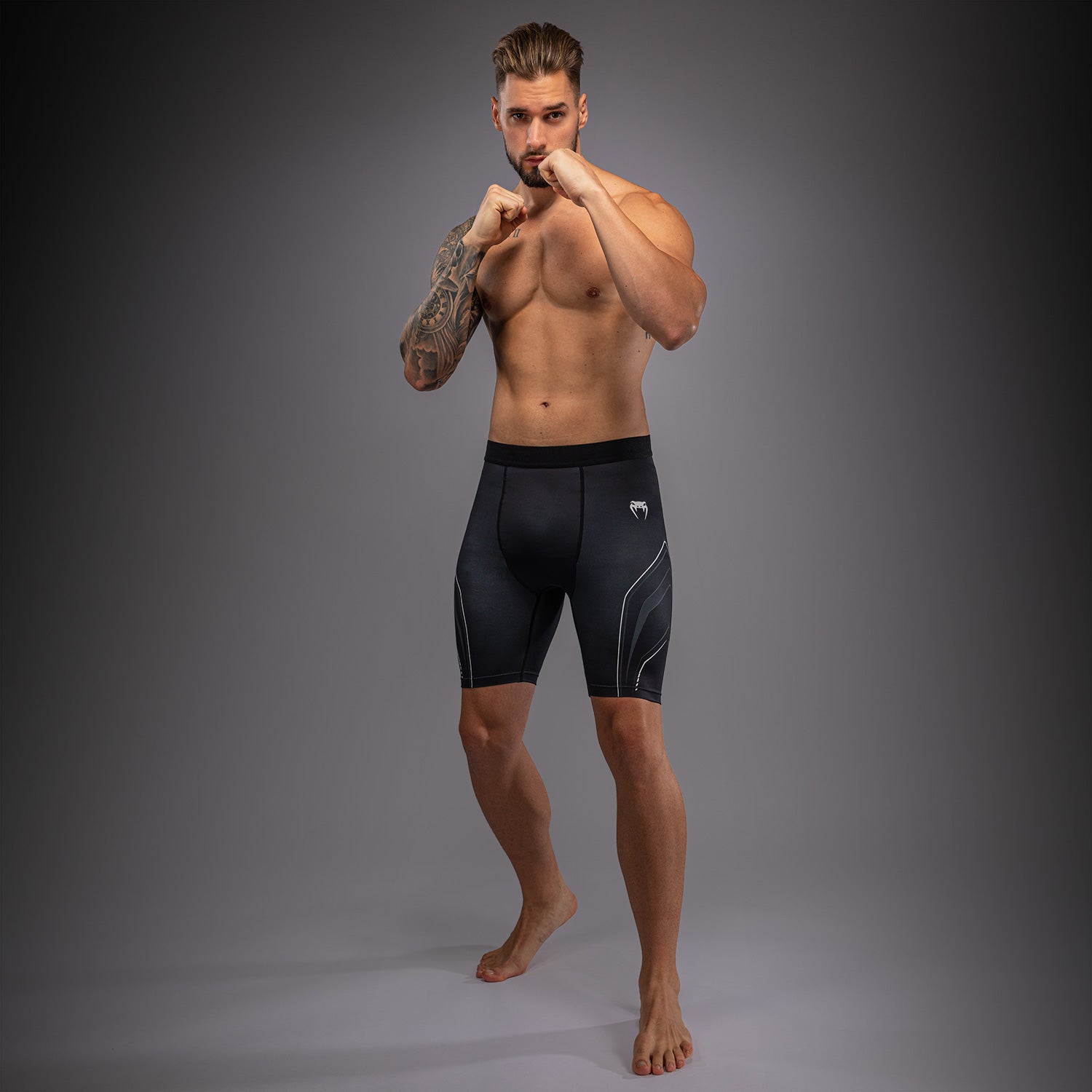 venum-streamline-vale-tudo-shorts-schwarz-wei image 2