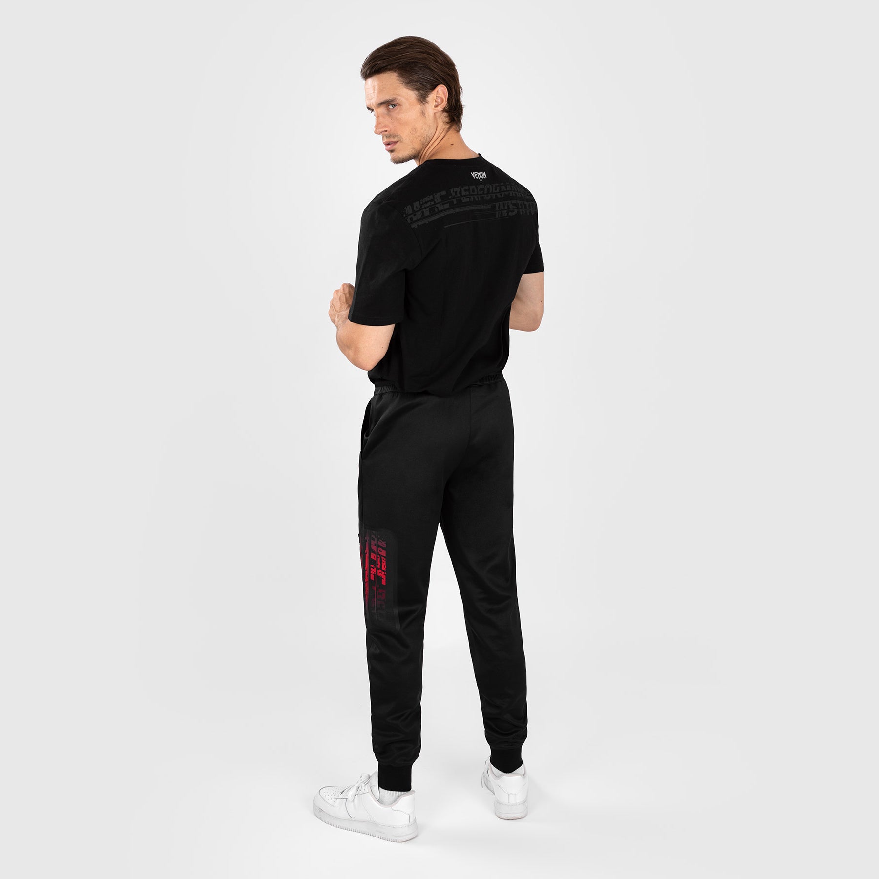 venum-ufc-performance-institute-2-0-herren-hose-schwarz-rot-jogginghose image 3