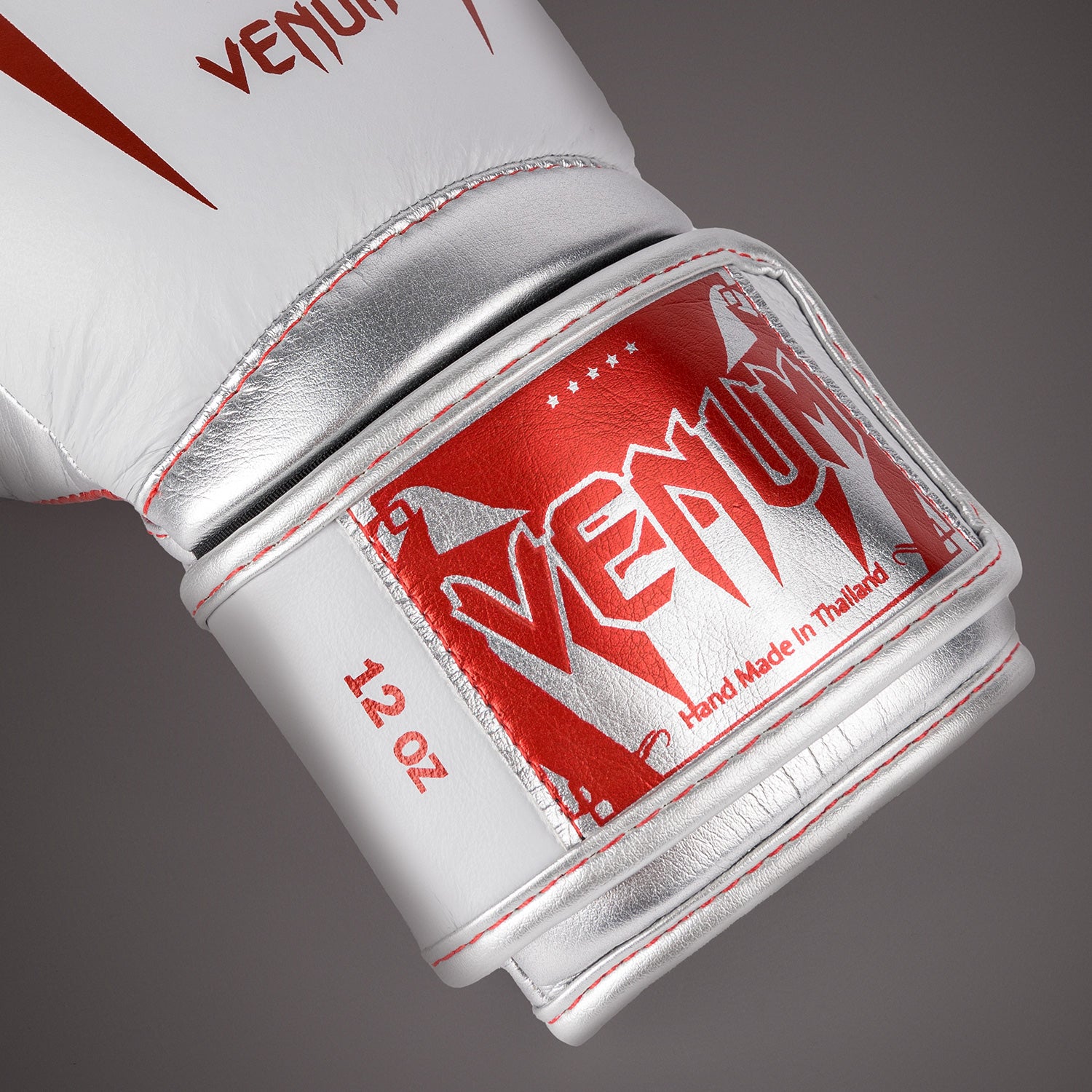 venum-giant-3-0-boxhandschuhe-rot-silber-spezialausgabe image 3