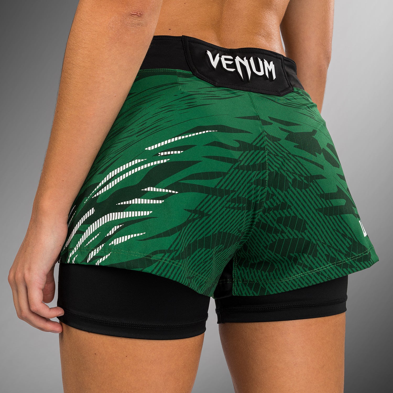 ufc-fusion-by-venum-authentic-fight-night-damen-fight-short-gr-n image 8