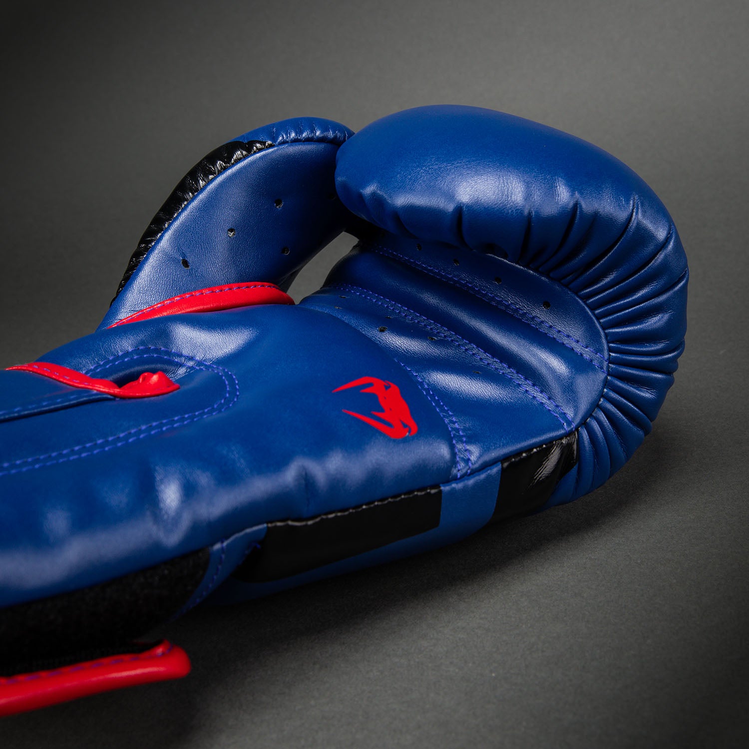 venum-elite-boxhandschuhe-dunkelblau-rot image 3