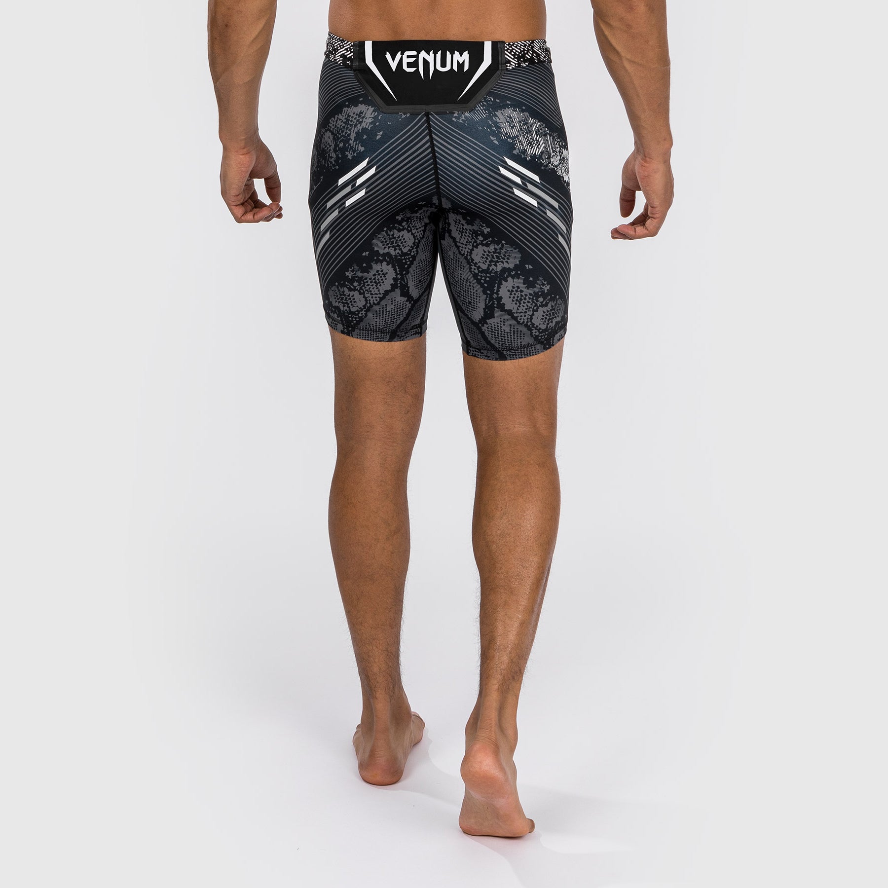 ufc-adrenaline-by-venum-authentic-fight-night-vale-tudo-short-herren-schwarz image 1