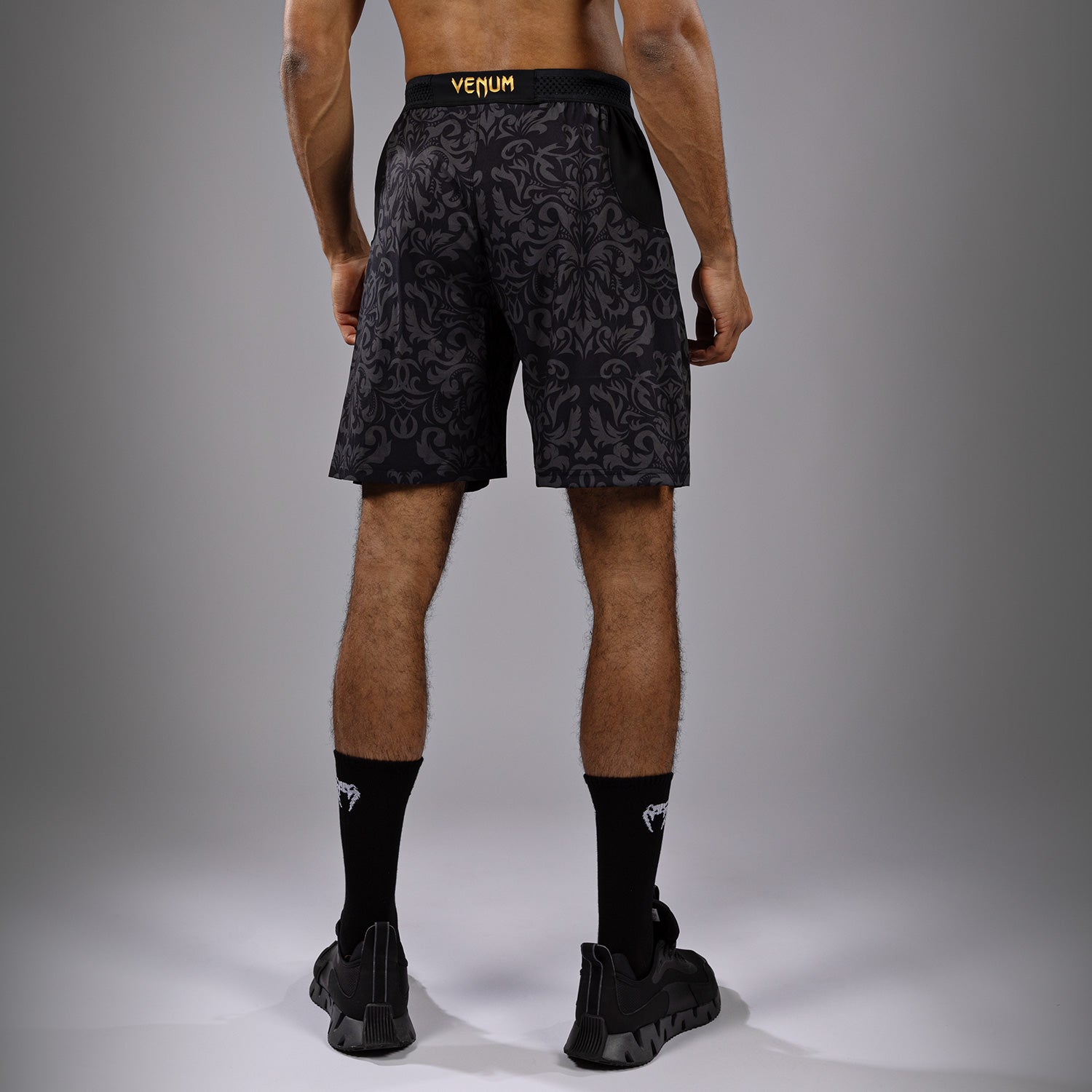venum-x-topuria-unmatched-edition-trainingsshorts-schwarz-gold image 4