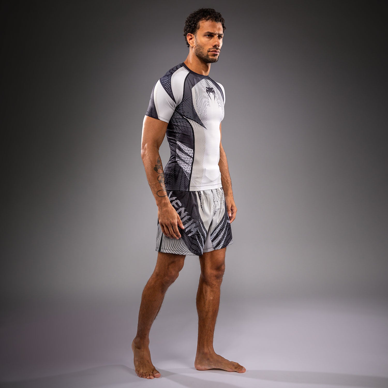 venum-galactic-3-0-kurzarm-rashguard-cremewei-schwarz-herren image 3