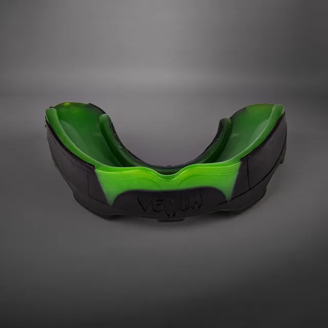 venum-predator-mundschutz-schwarz-gr-n image 1