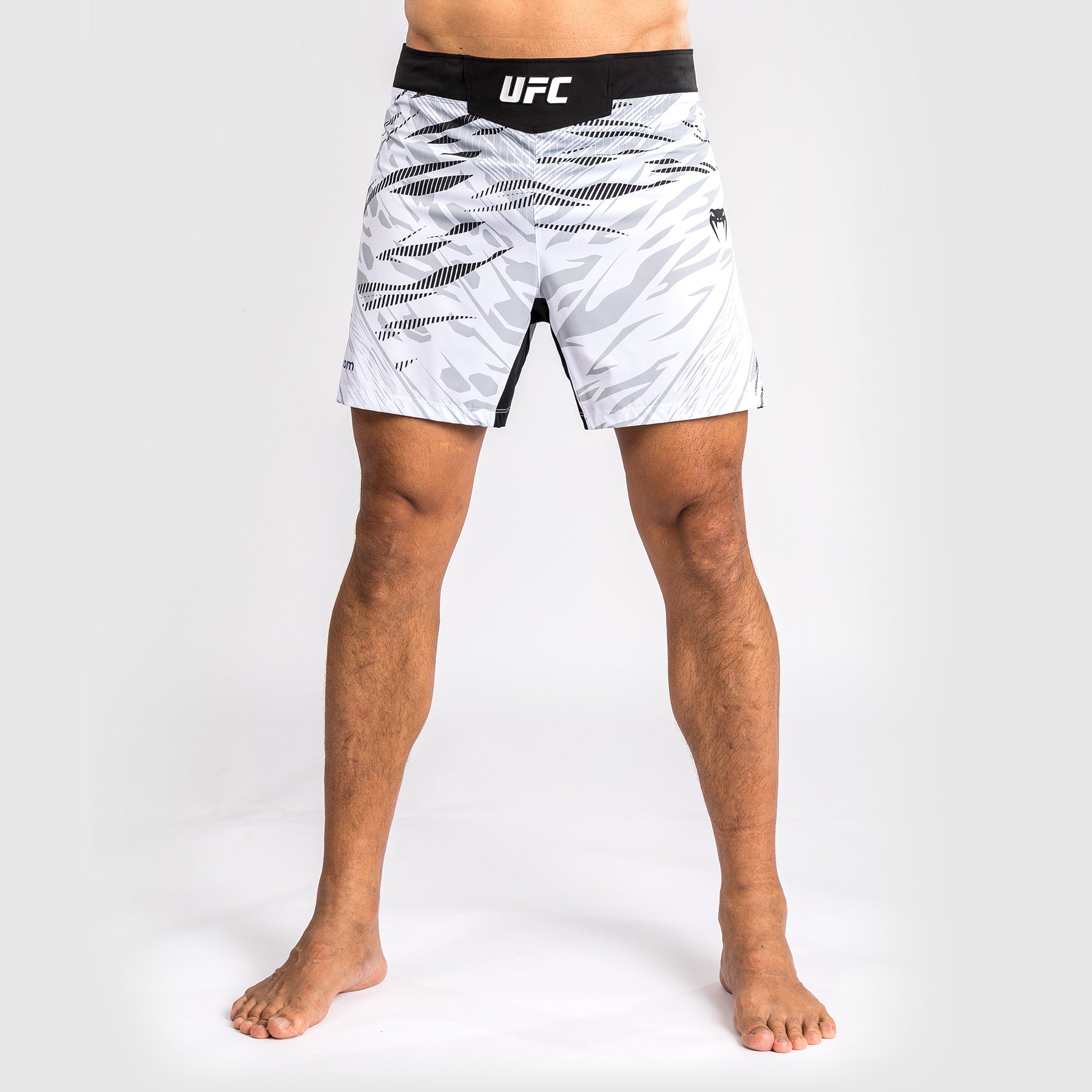 ufc-fusion-by-venum-authentic-fight-night-fight-short-herren-short-fit-wei image 4