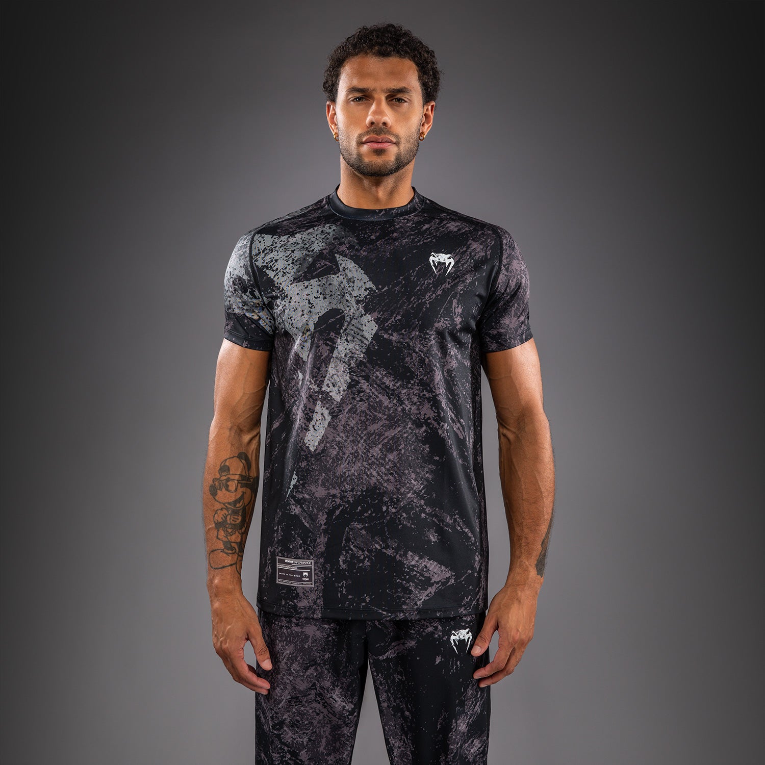 venum-rage-workout-dry-tech-t-shirt-schwarz-grau image 4