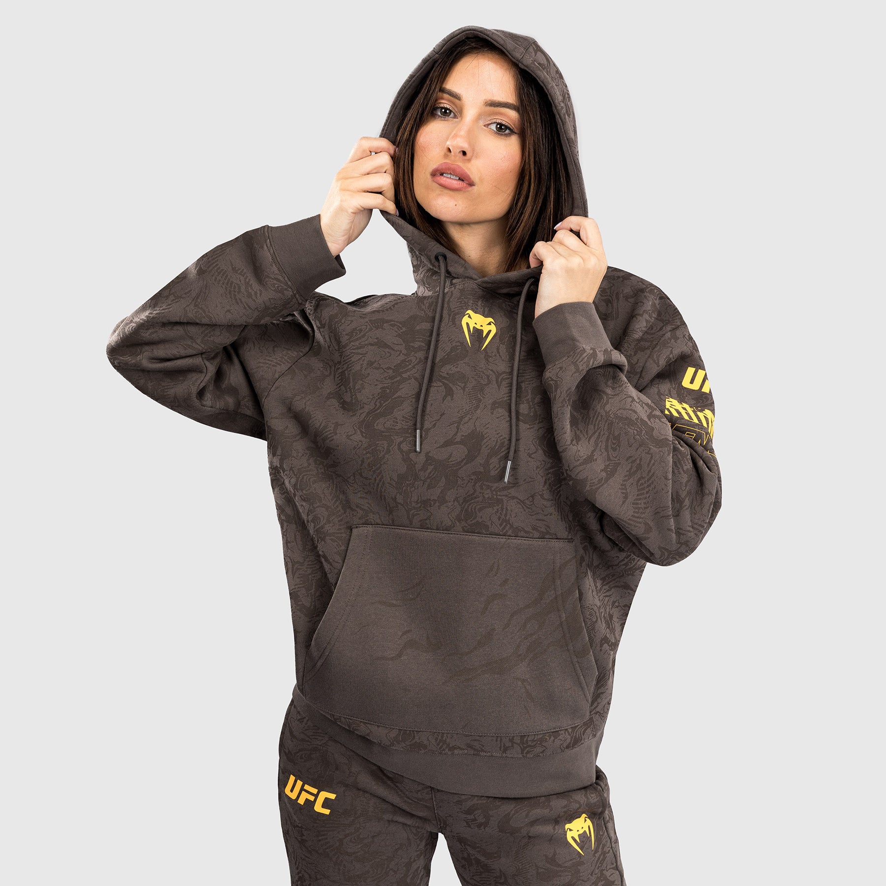 ufc-fusion-by-venum-fight-week-damen-hoodie-erdiges-braun image 3