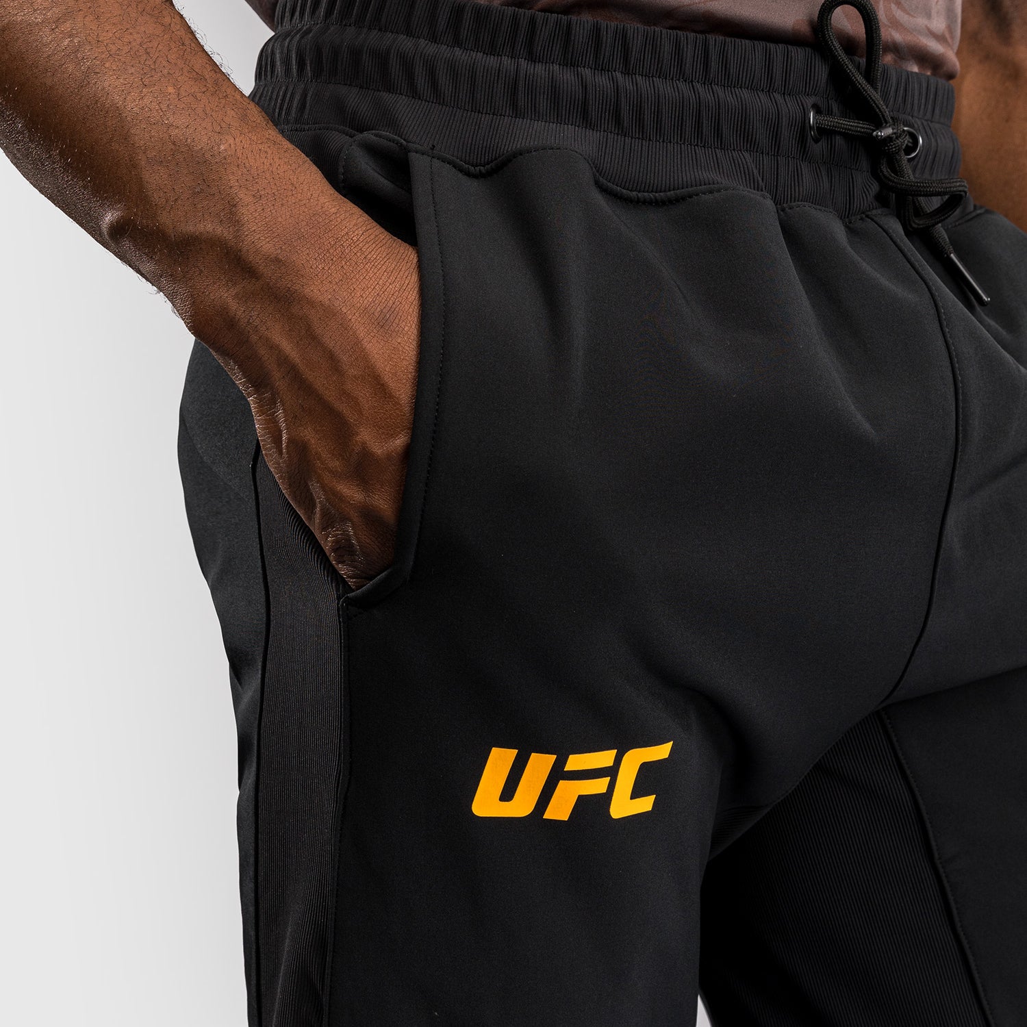 ufc-fusion-by-venum-fight-week-herrenhose-champion-schwarz-gold image 5