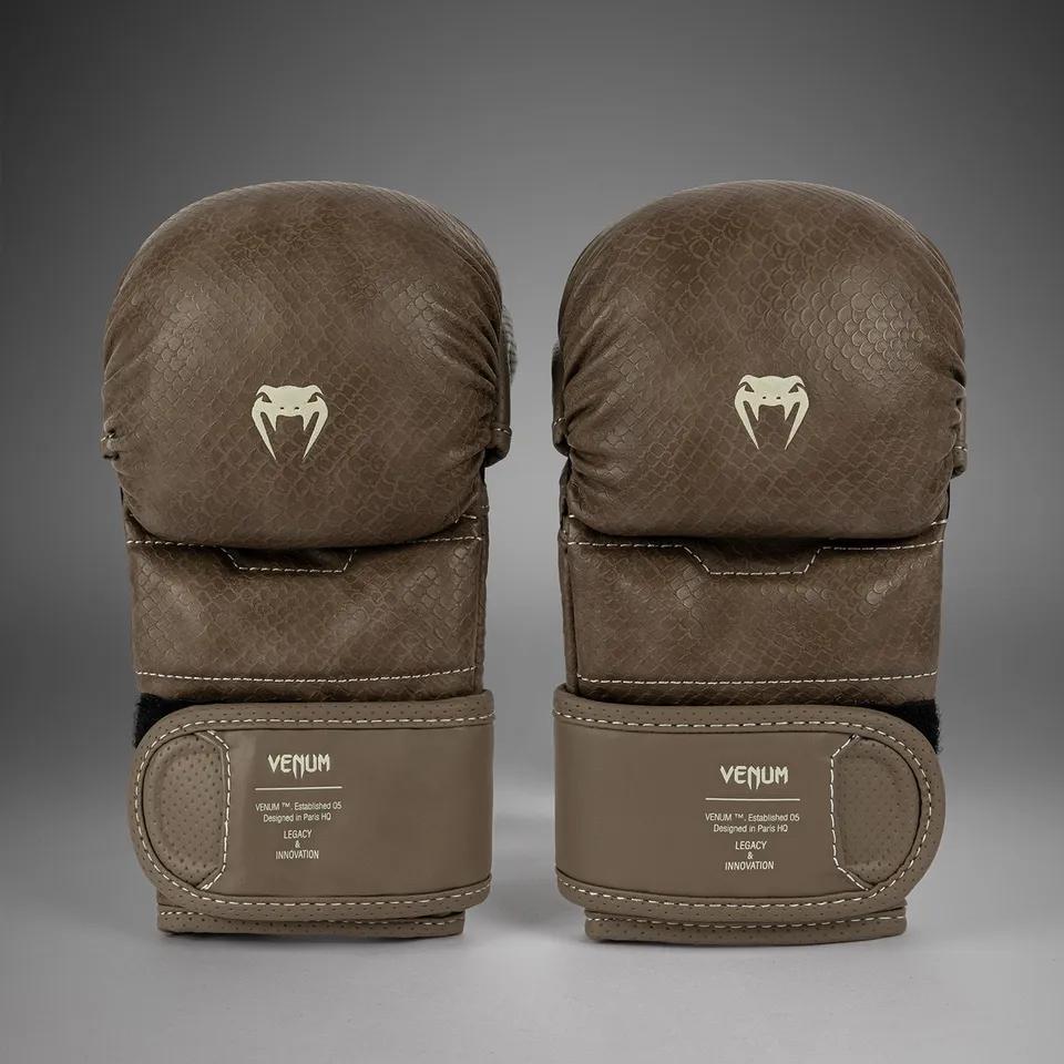 venum-impact-evo-scales-mma-sparringhandschuhe-braun image 1