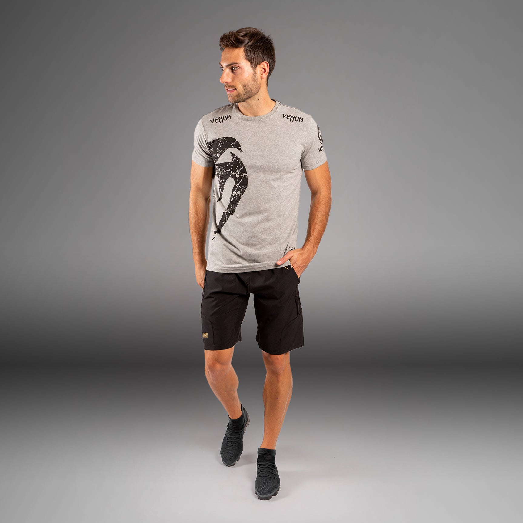 venum-giant-t-shirt-grau-schwarz-herren image 6