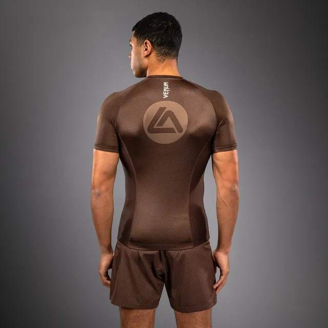 venum-x-roger-gracie-academy-kurzarm-rashguard-dunkelbraun image 1