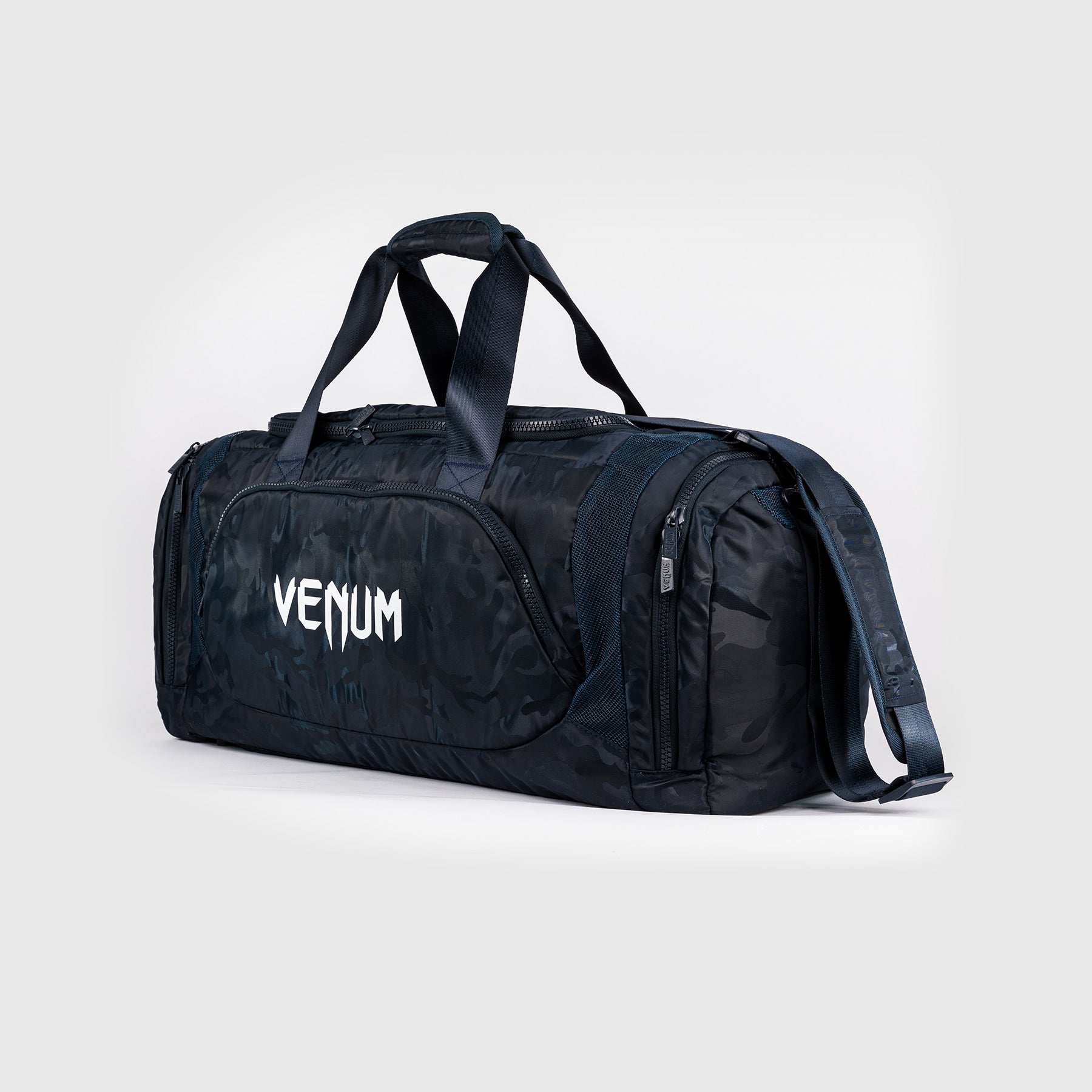 venum-trainer-lite-sporttasche-48l-camo-blau image 2