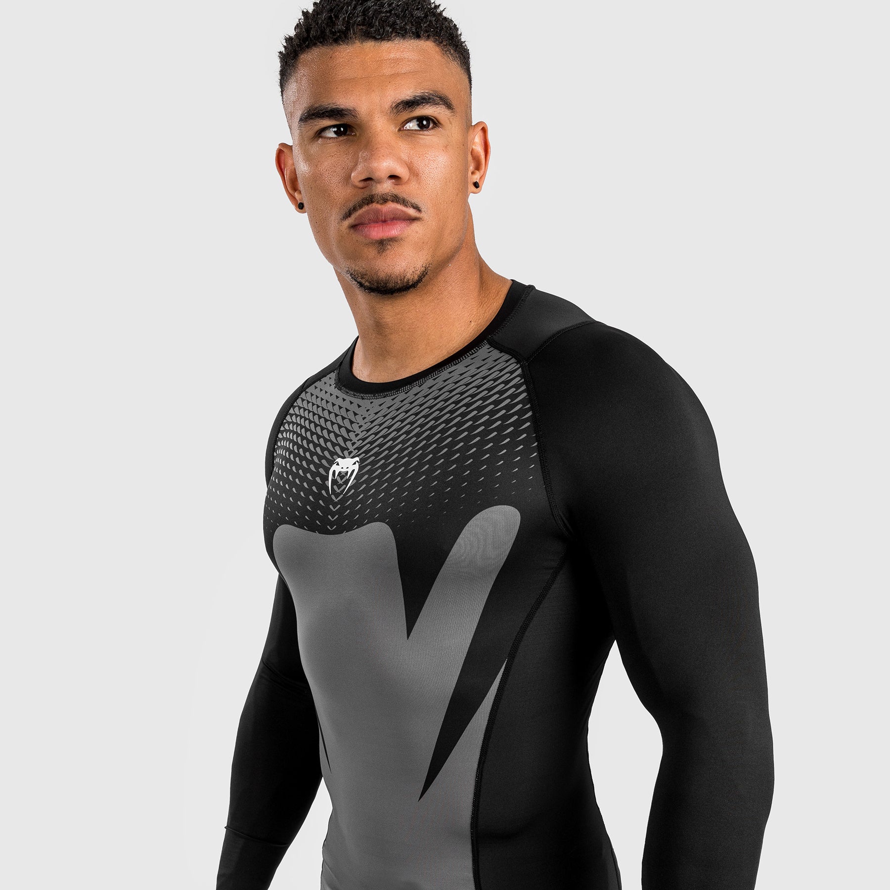 venum-attack-herren-langarm-rashguard-schwarz-grau image 4