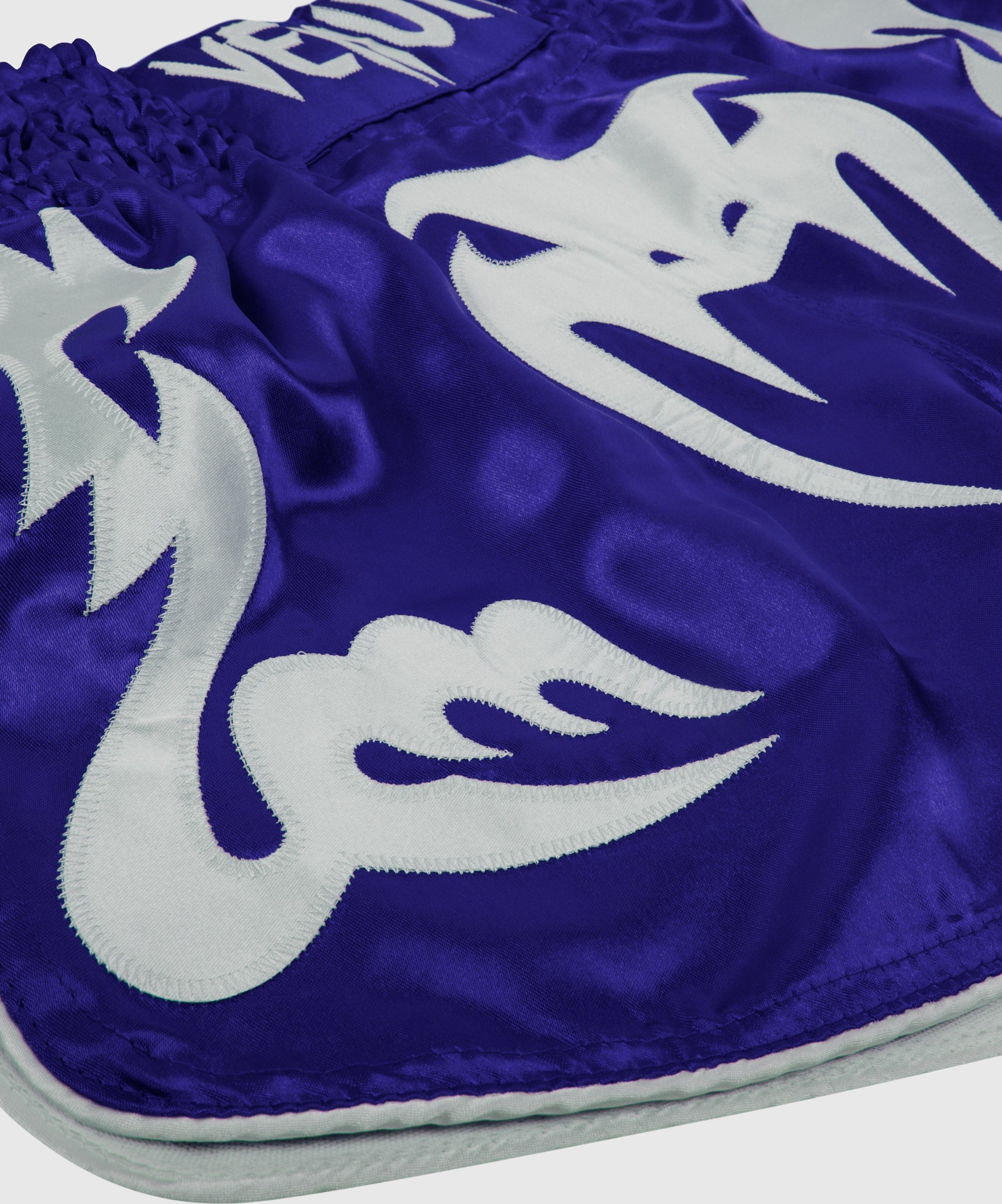 venum-bangkok-inferno-muay-thai-shorts-herren-blau-wei image 4