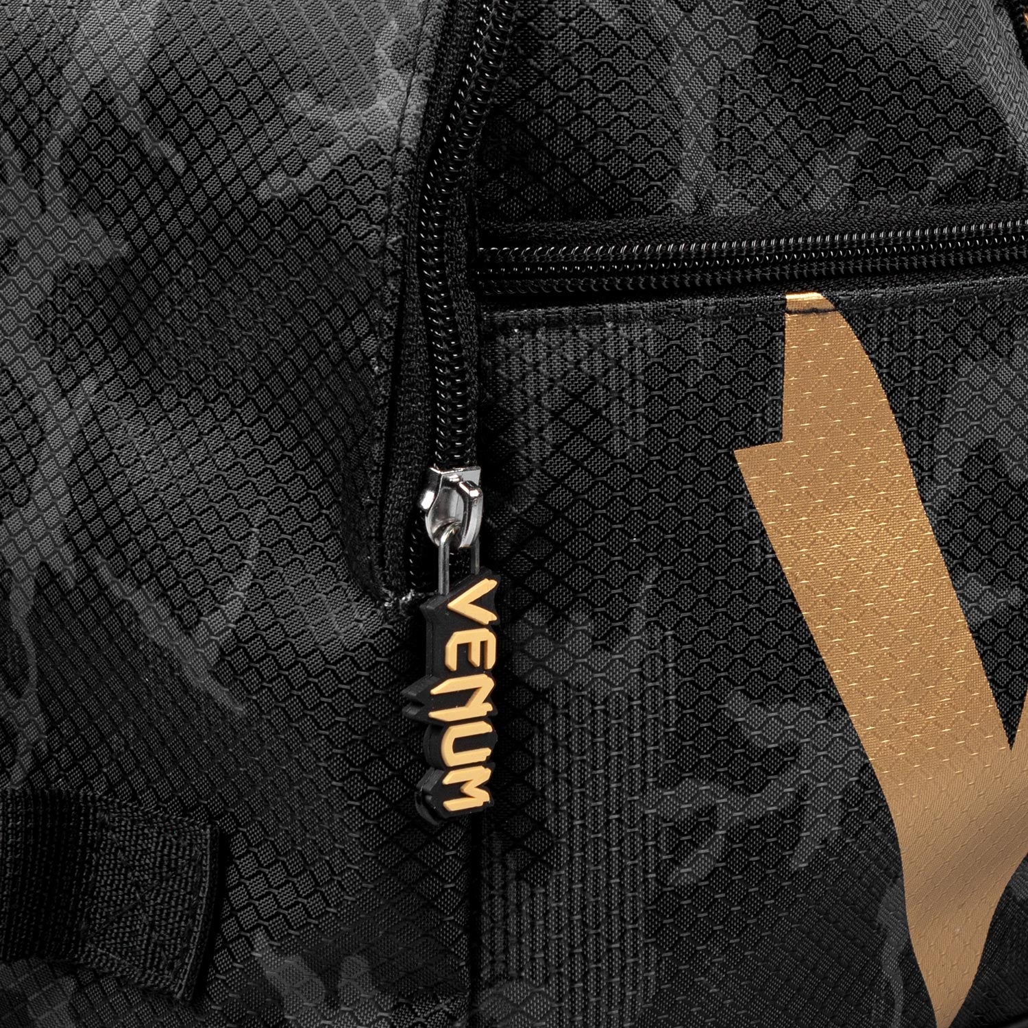 venum-sparring-sporttasche-camo-wei-4 image 7