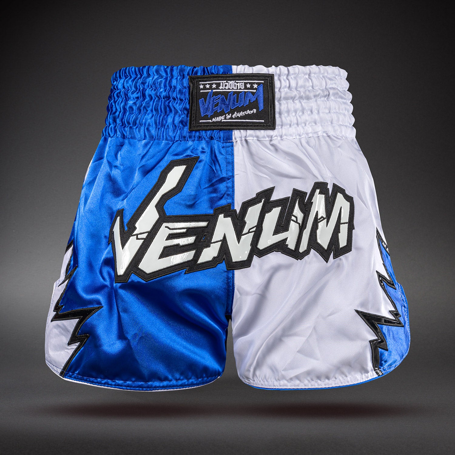 venum-inferno-2-0-muay-thai-shorts-wei-blau image 1