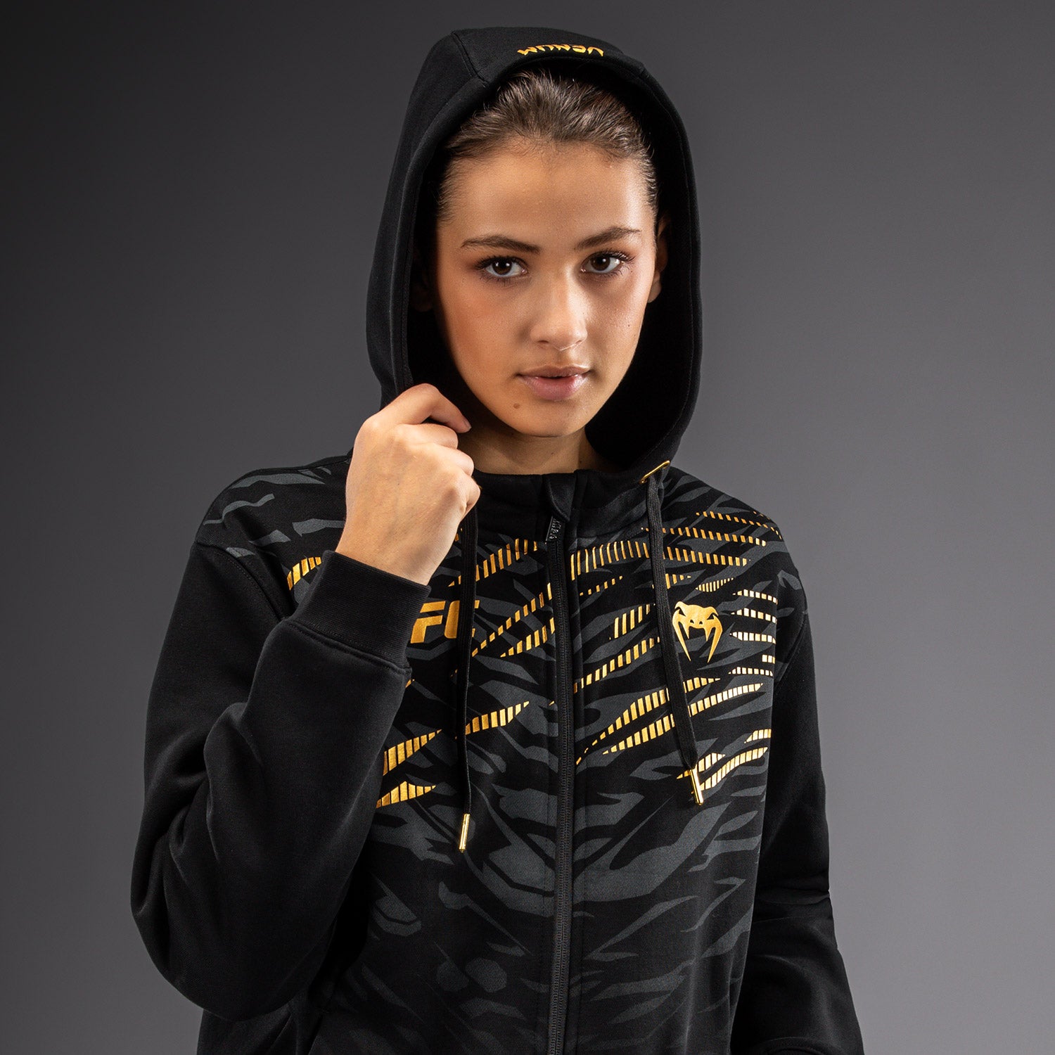 ufc-fusion-by-venum-replica-zip-hoodie-damen-champion-schwarz-gold image 4
