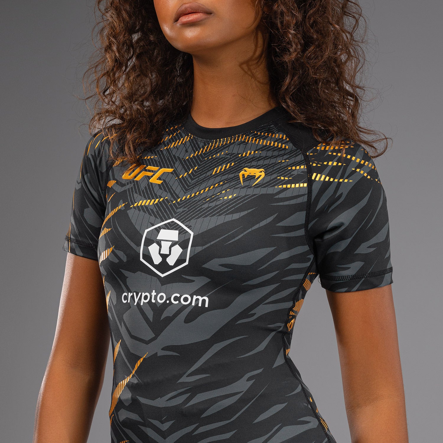 ufc-fusion-by-venum-authentic-fight-night-damen-rashguard-kurzarm-champion image 5