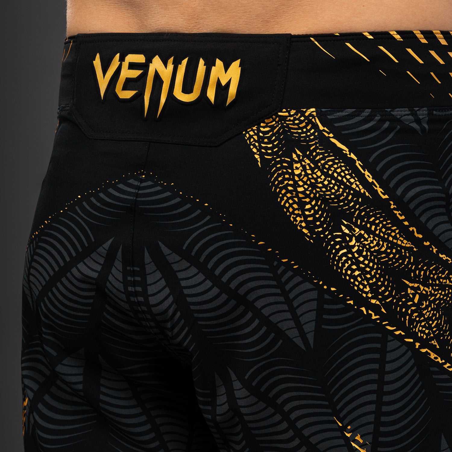 ufc-zenith-by-venum-authentic-fight-night-short-fit-fight-short-herren-personali image 7