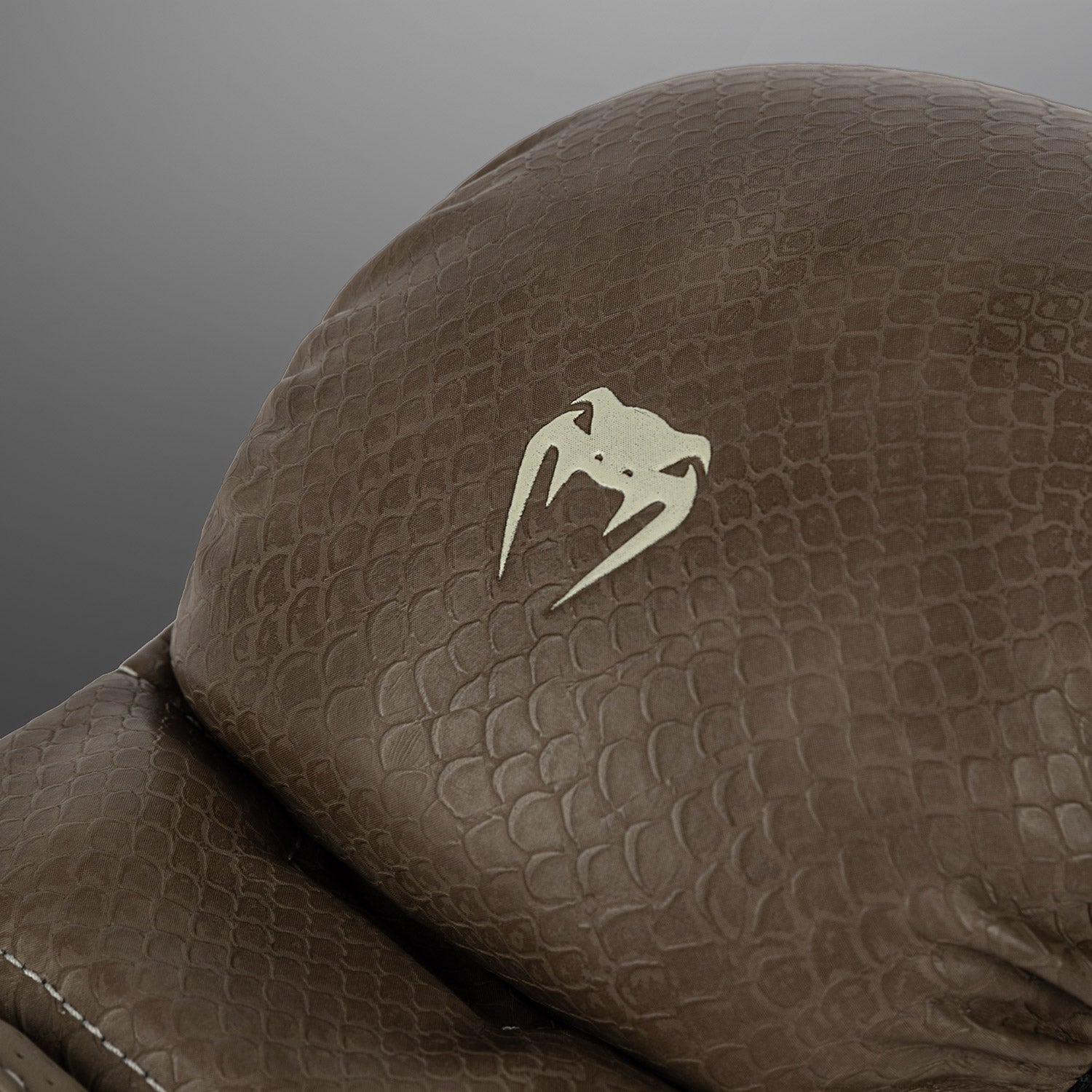 venum-impact-evo-scales-mma-sparringhandschuhe-braun image 5