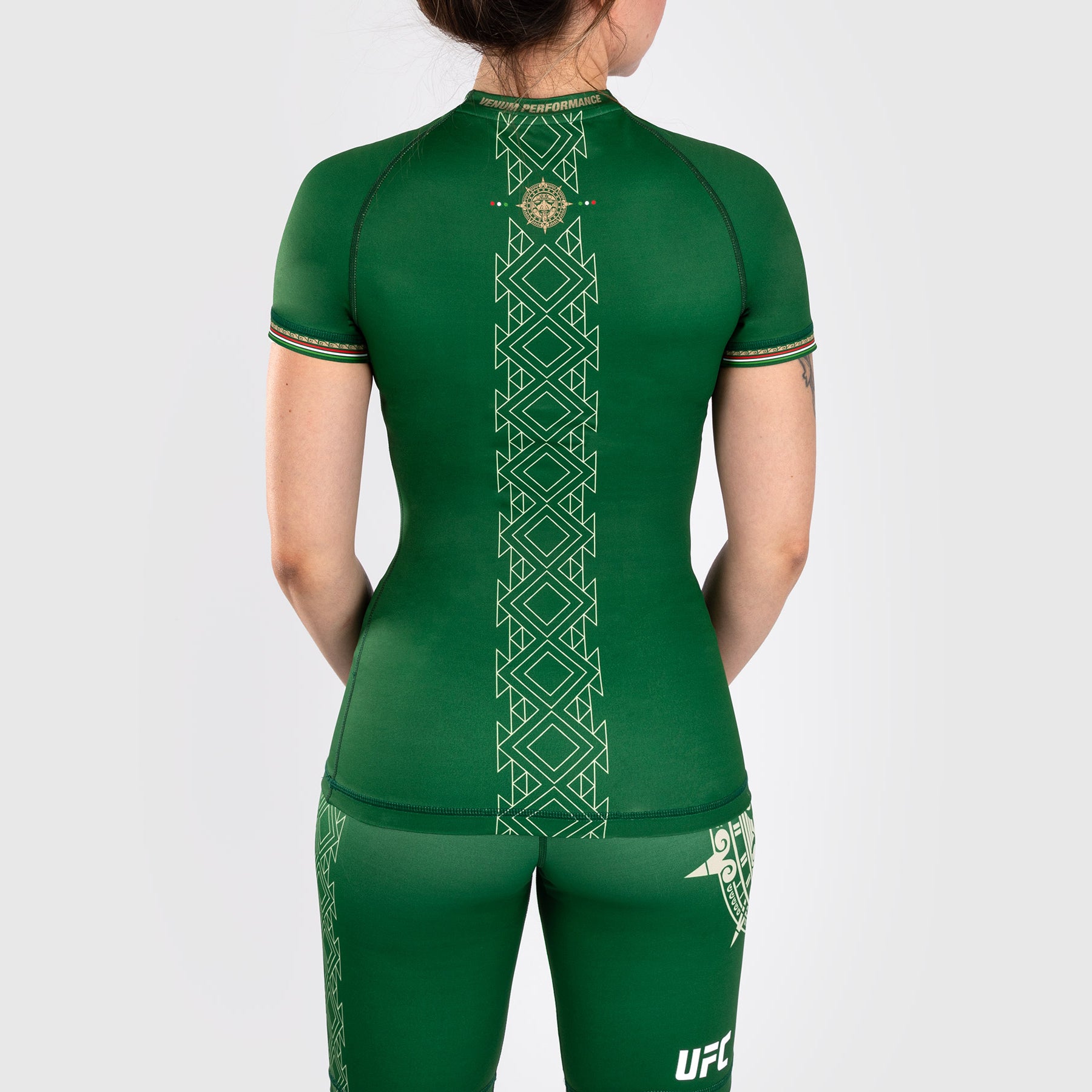 noche-ufc-by-venum-authentic-fight-night-rashguard-damen-kurzarm-gr-n image 2
