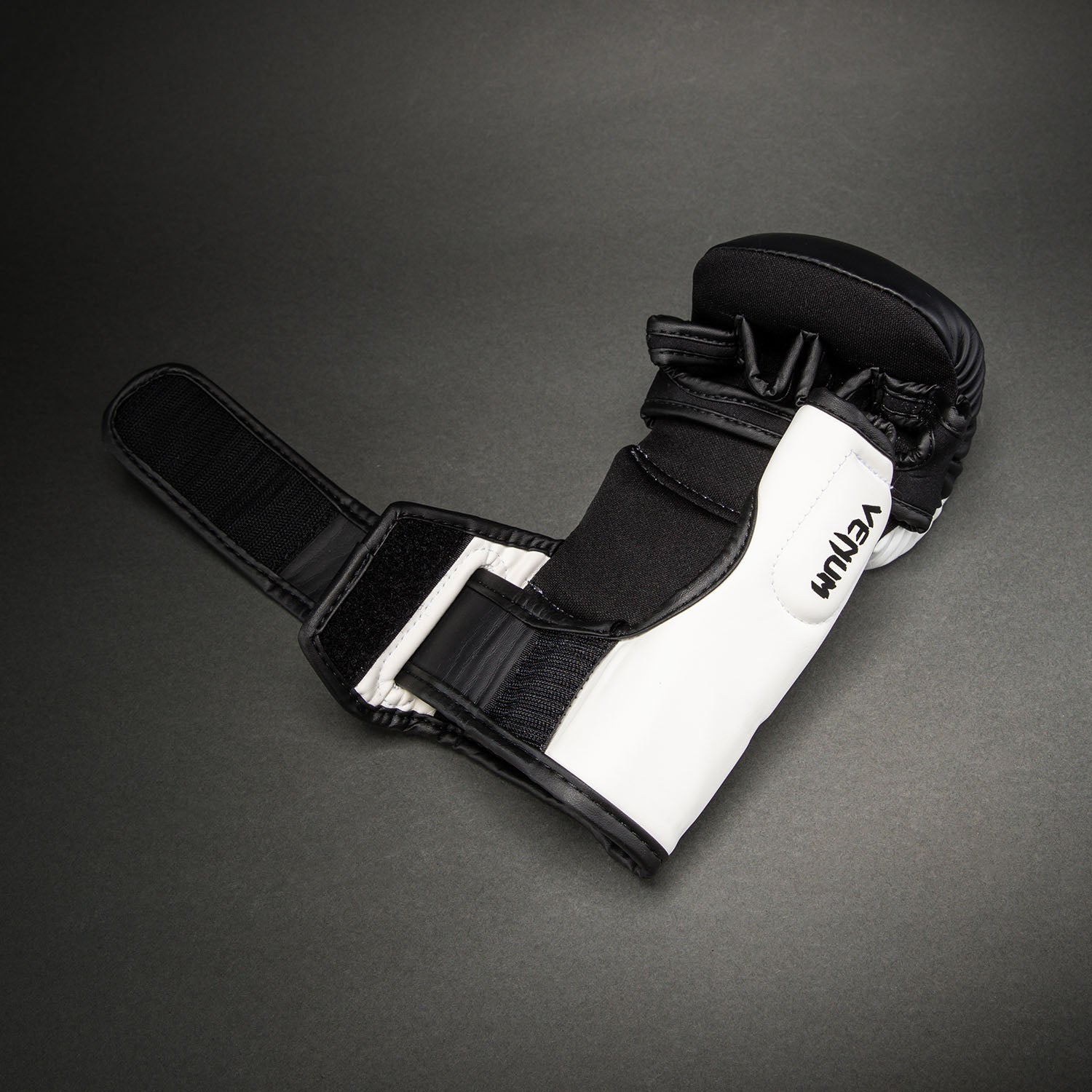 venum-attack-2-0-sparringhandschuhe-schwarz-wei-pu-leder image 6