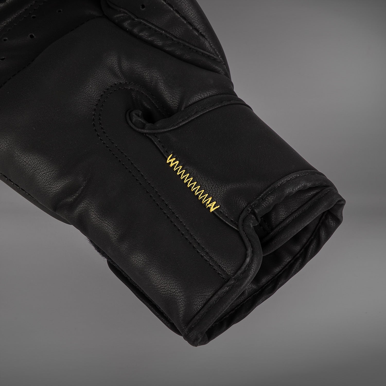 venum-serpenti-boxhandschuhe-schwarz-silber-gold image 5