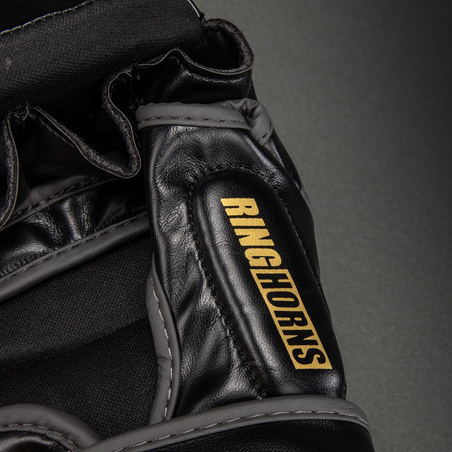 ringhorns-charger-by-venum-mma-sparringhandschuhe-schwarz-gold image 5