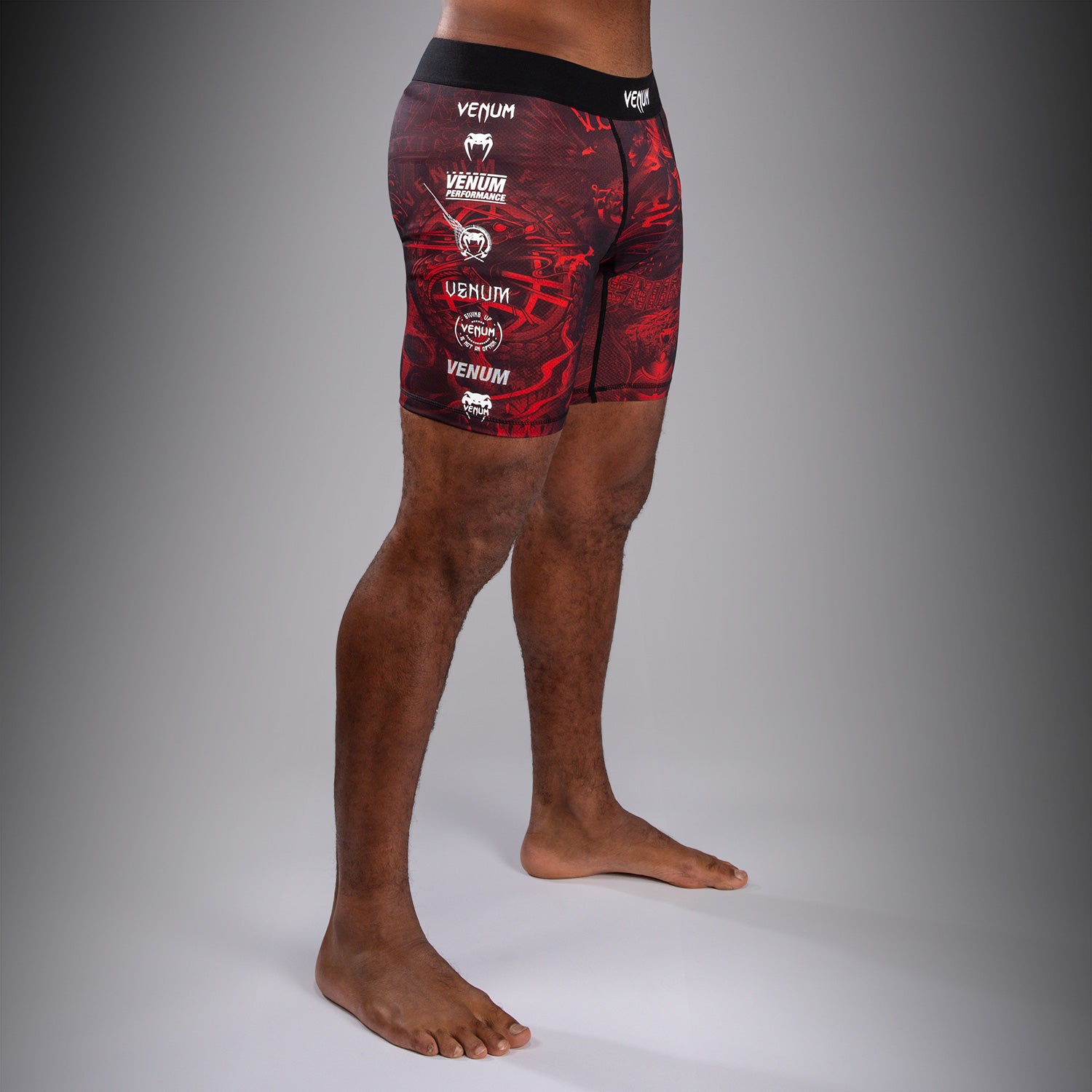 venum-20th-anniversary-kompressionsshort-schwarz-rot image 2