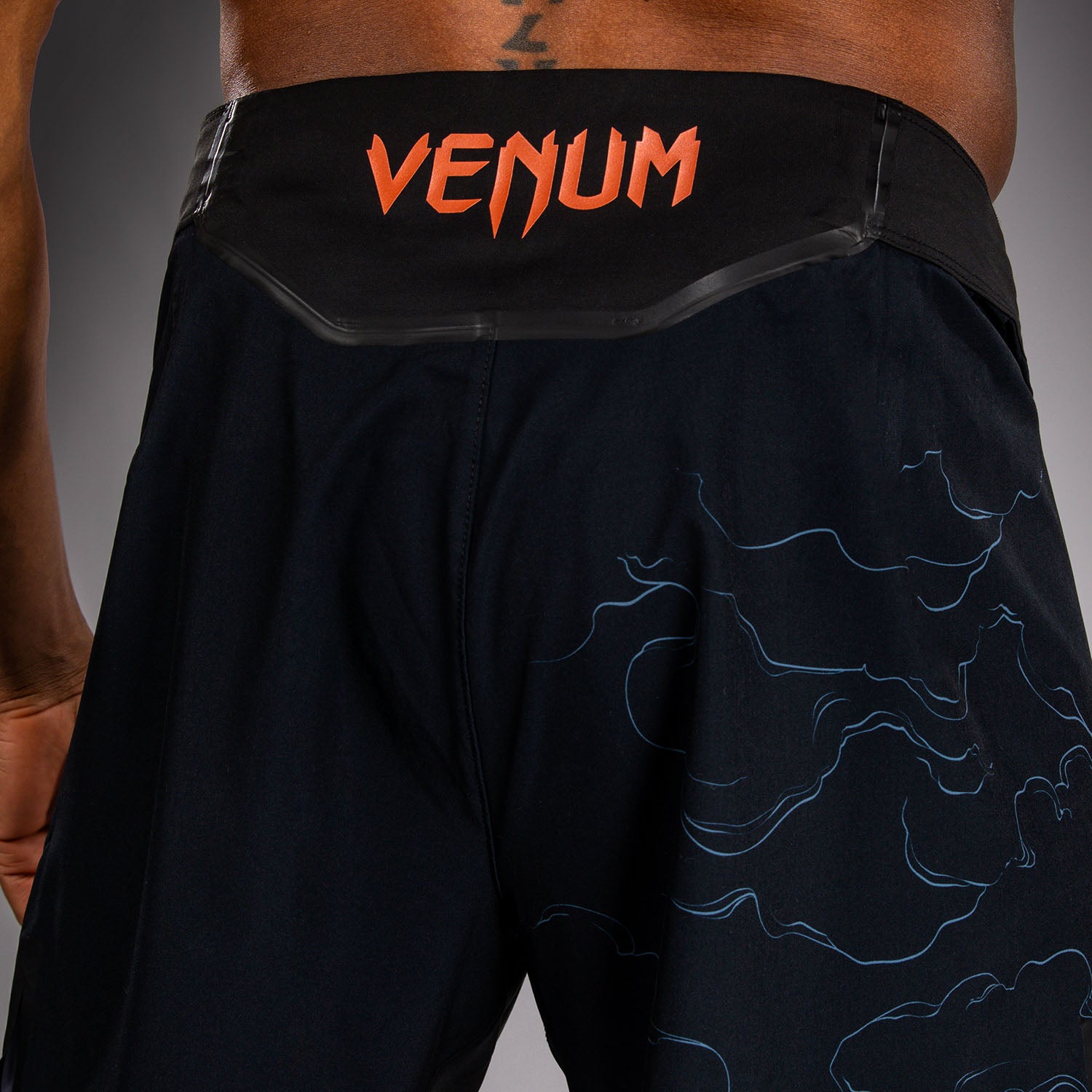 venum-thunder-dragon-fightshorts-herren-schwarz-grau-kupfer image 7
