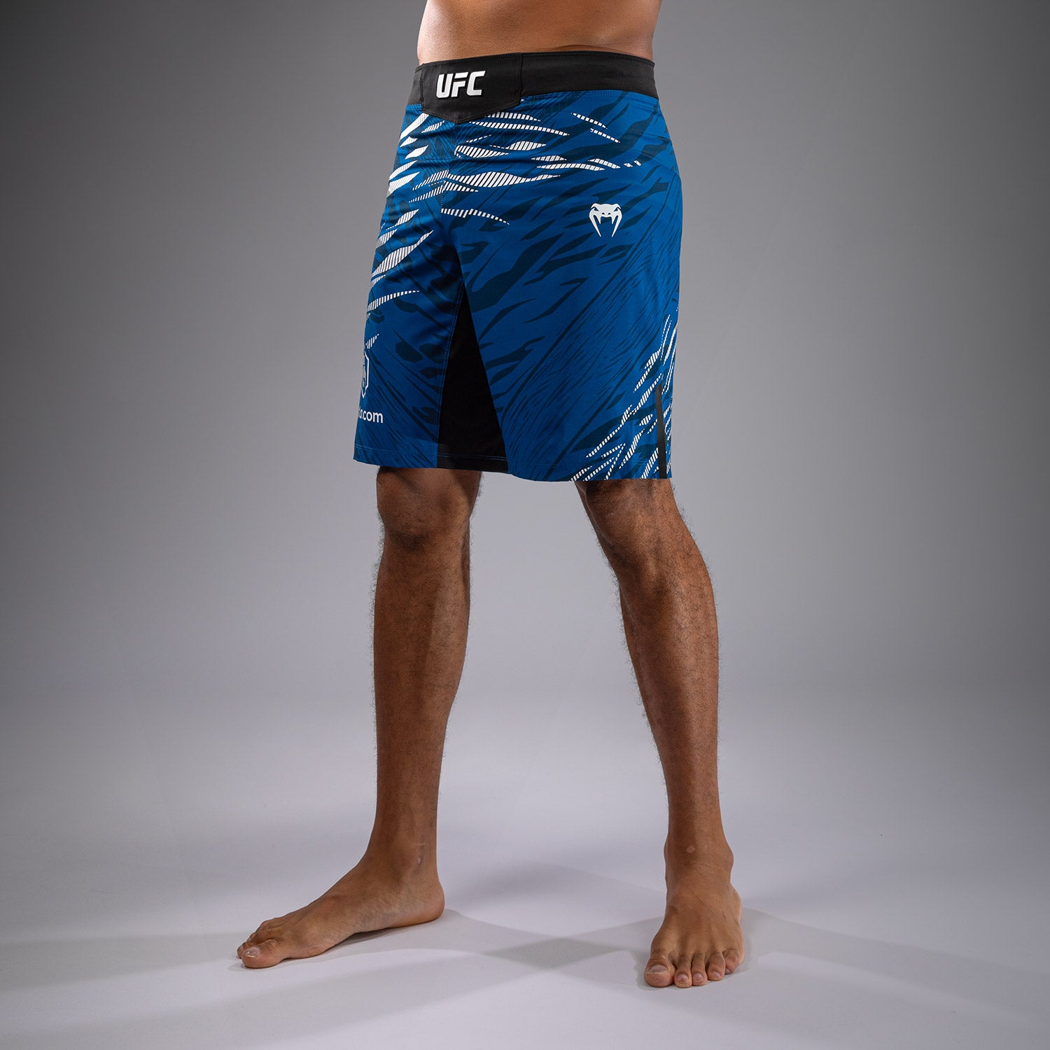 ufc-fusion-by-venum-authentic-fight-night-fight-short-long-fit-blau image 3