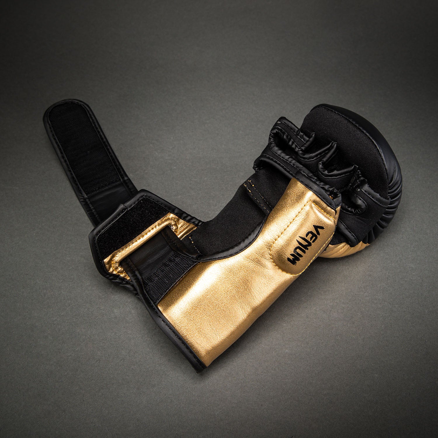 venum-attack-2-0-sparringhandschuhe-gold-schwarz image 5