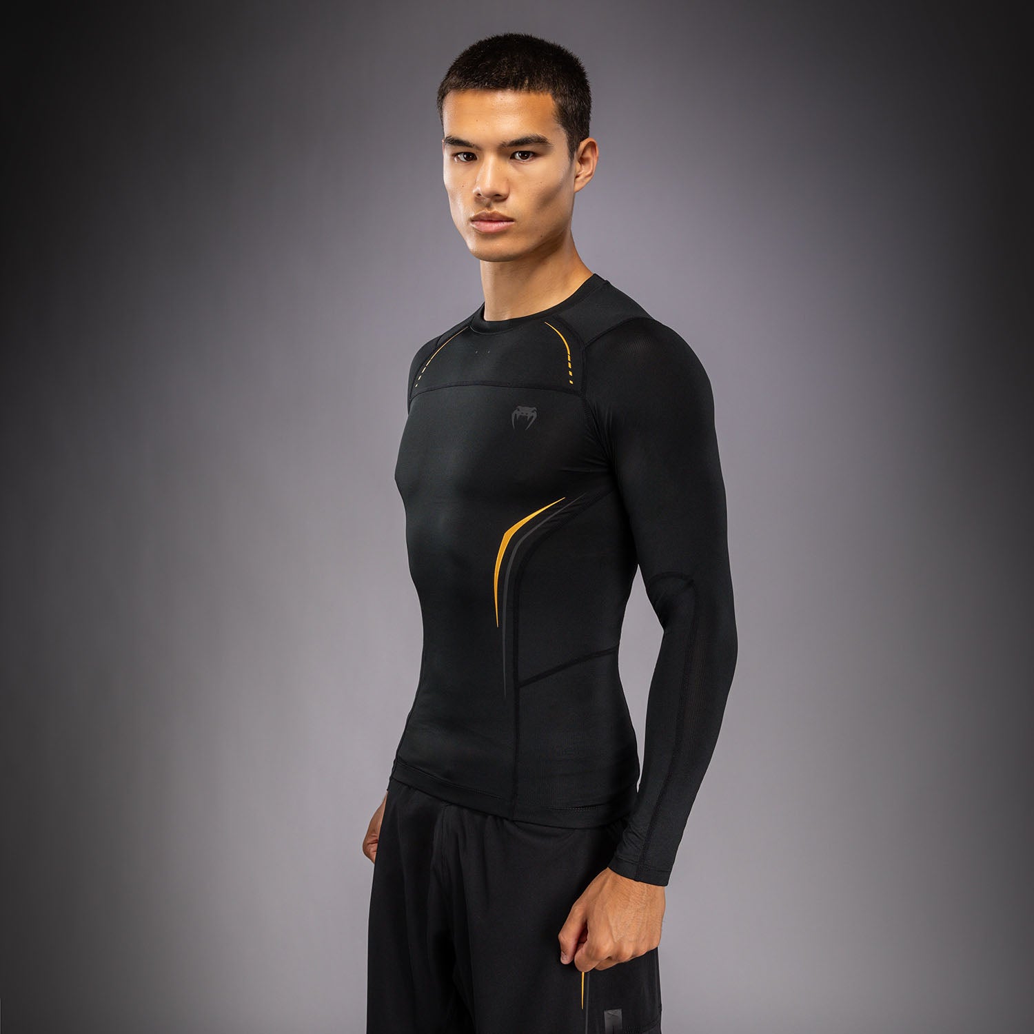 venum-g-core-langarm-rashguard-kompressionsshirt-schwarz-gold-f-r-herren image 2