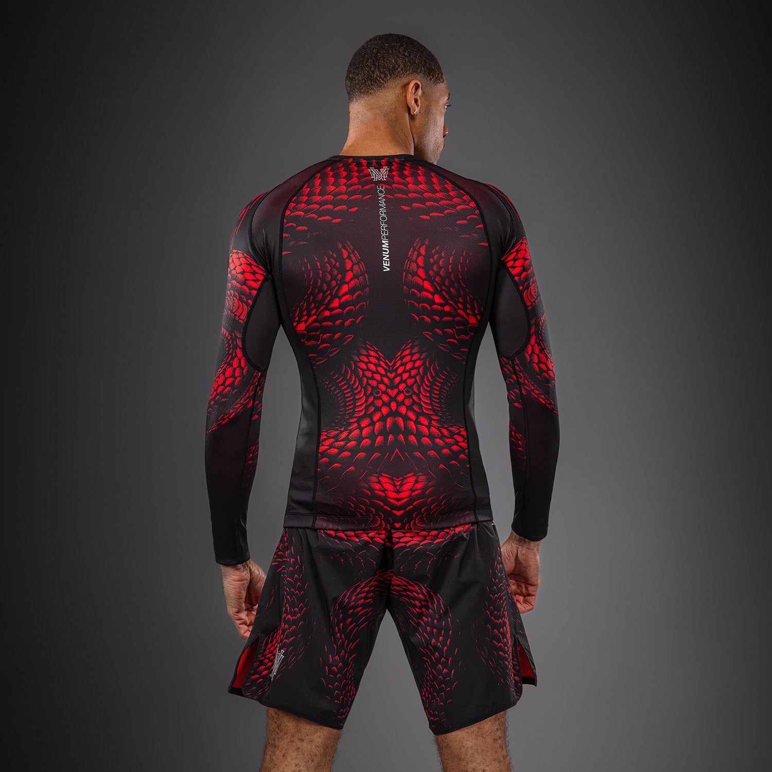 venum-matupa-rashguard-langarm-schwarz-rot-silber image 4