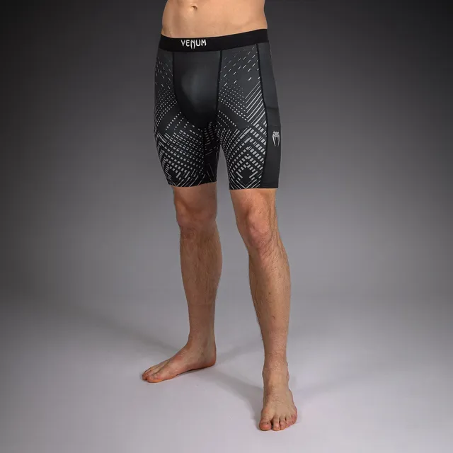 venum-midnight-fury-kompressionsshort-schwarz-grau-silber-f-r-herren image 1