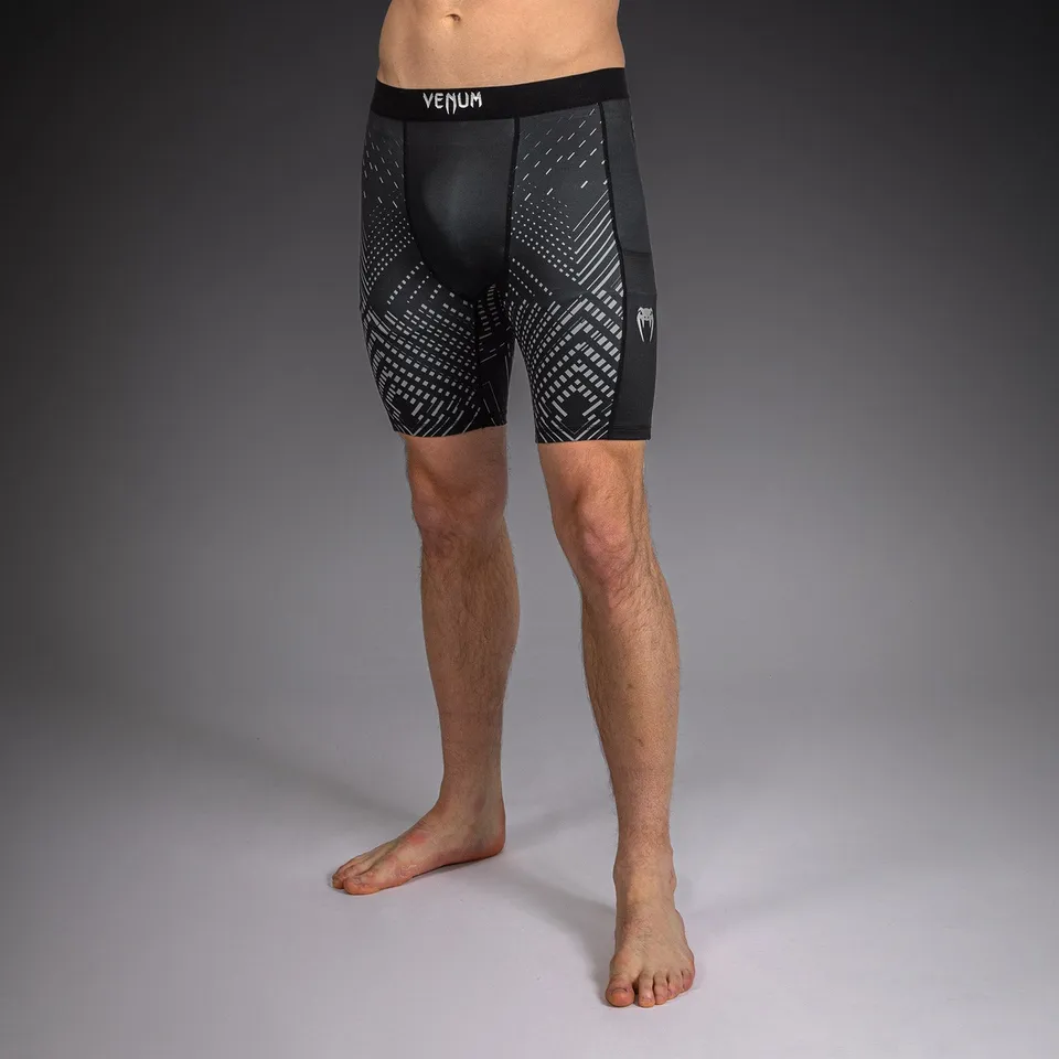 venum-midnight-fury-kompressionsshort-schwarz-grau-silber-f-r-herren image 1