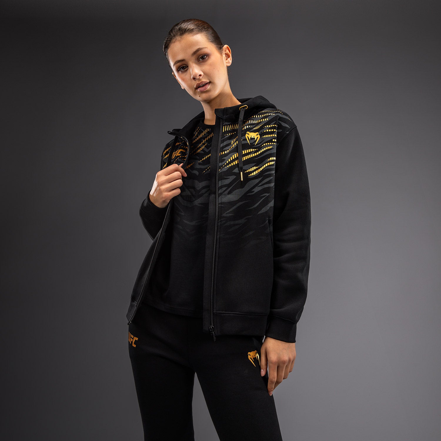 ufc-fusion-by-venum-replica-zip-hoodie-damen-champion-schwarz-gold image 6