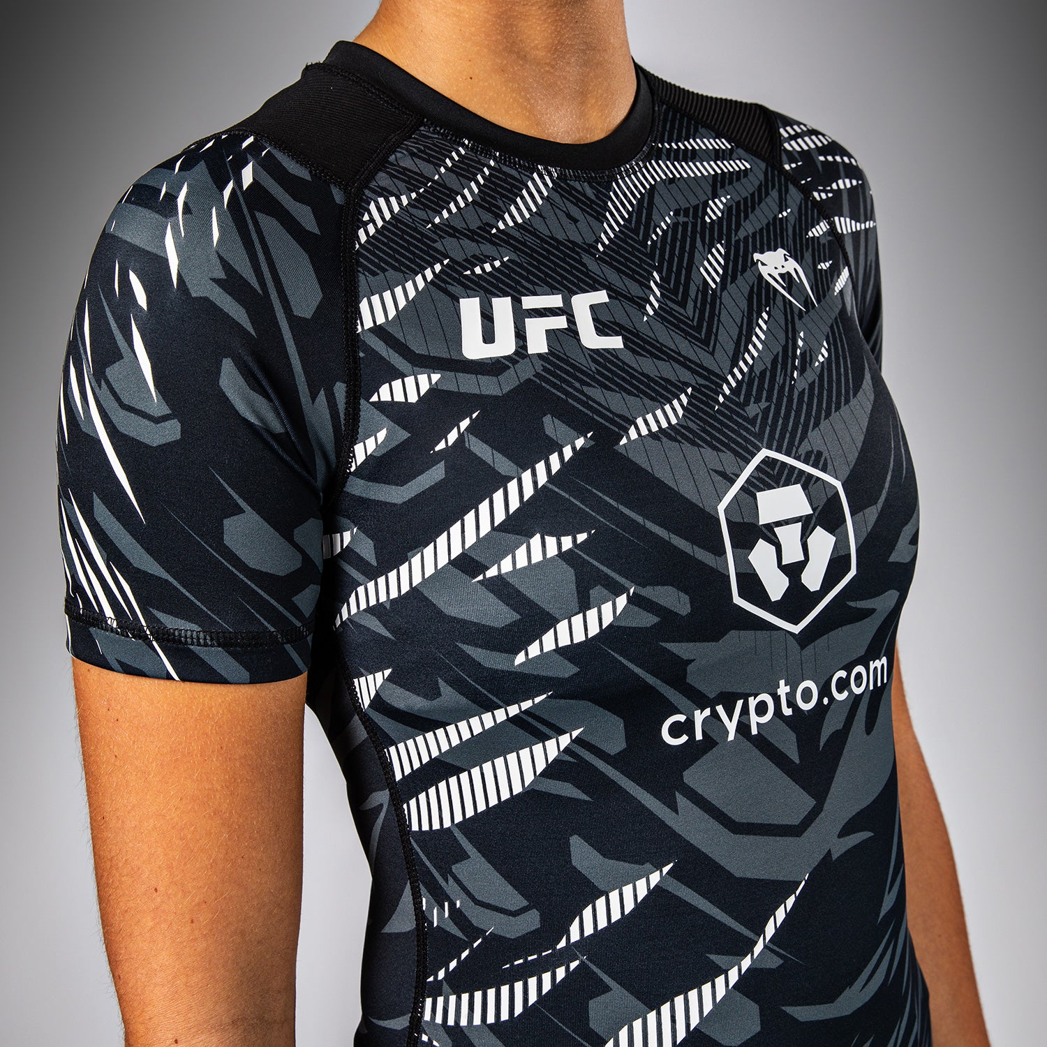 ufc-fusion-by-venum-authentic-fight-night-damen-rashguard-kurzarm-schwarz image 6