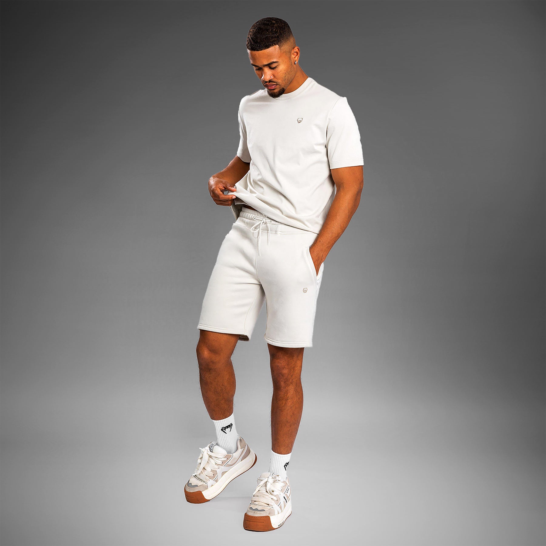 venum-silent-power-baumwollshorts-herren-beige-light-sand image 1